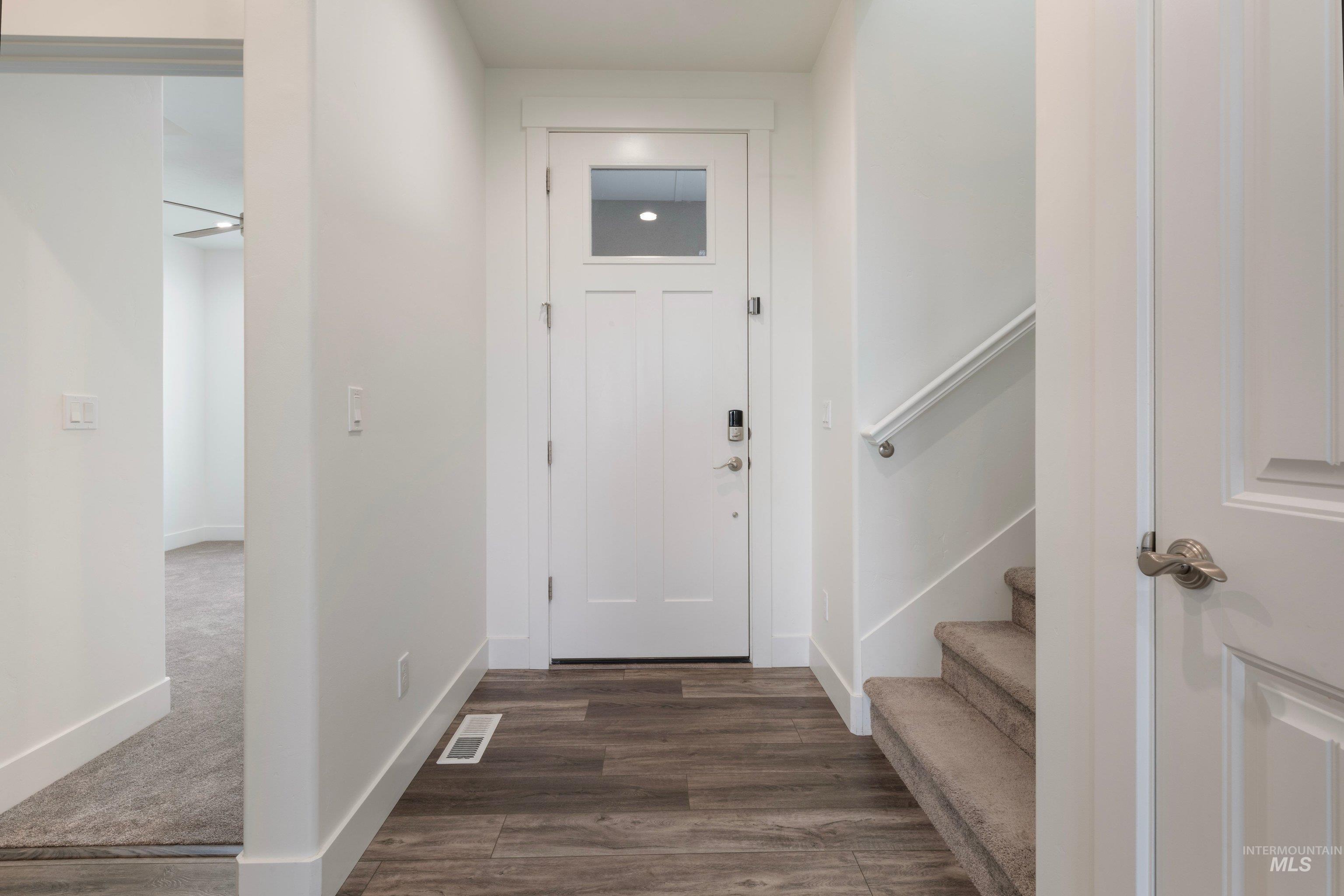 1306 E Sweet Pearl St Property Photo 6
