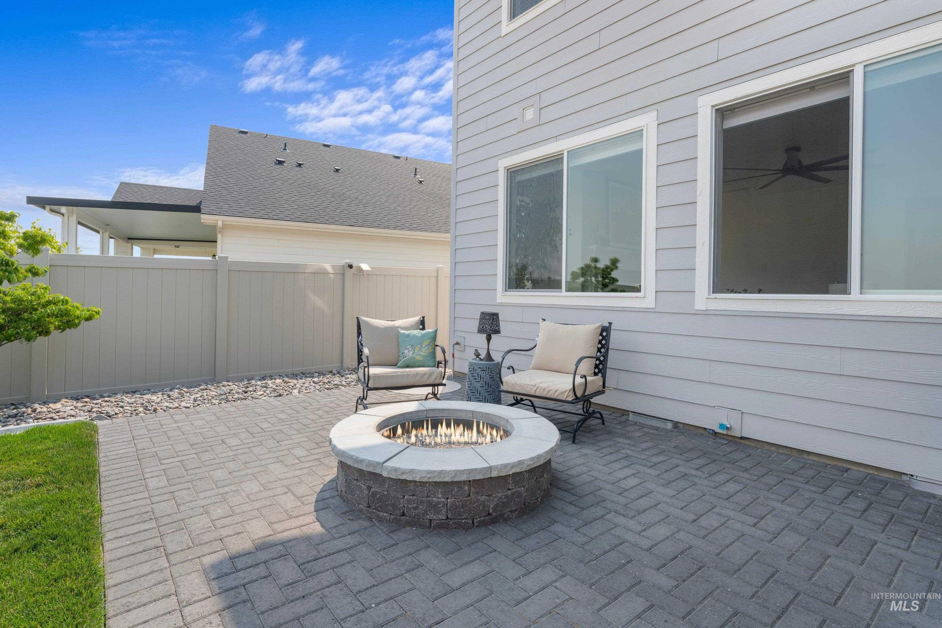 1306 E Sweet Pearl St Property Photo 48