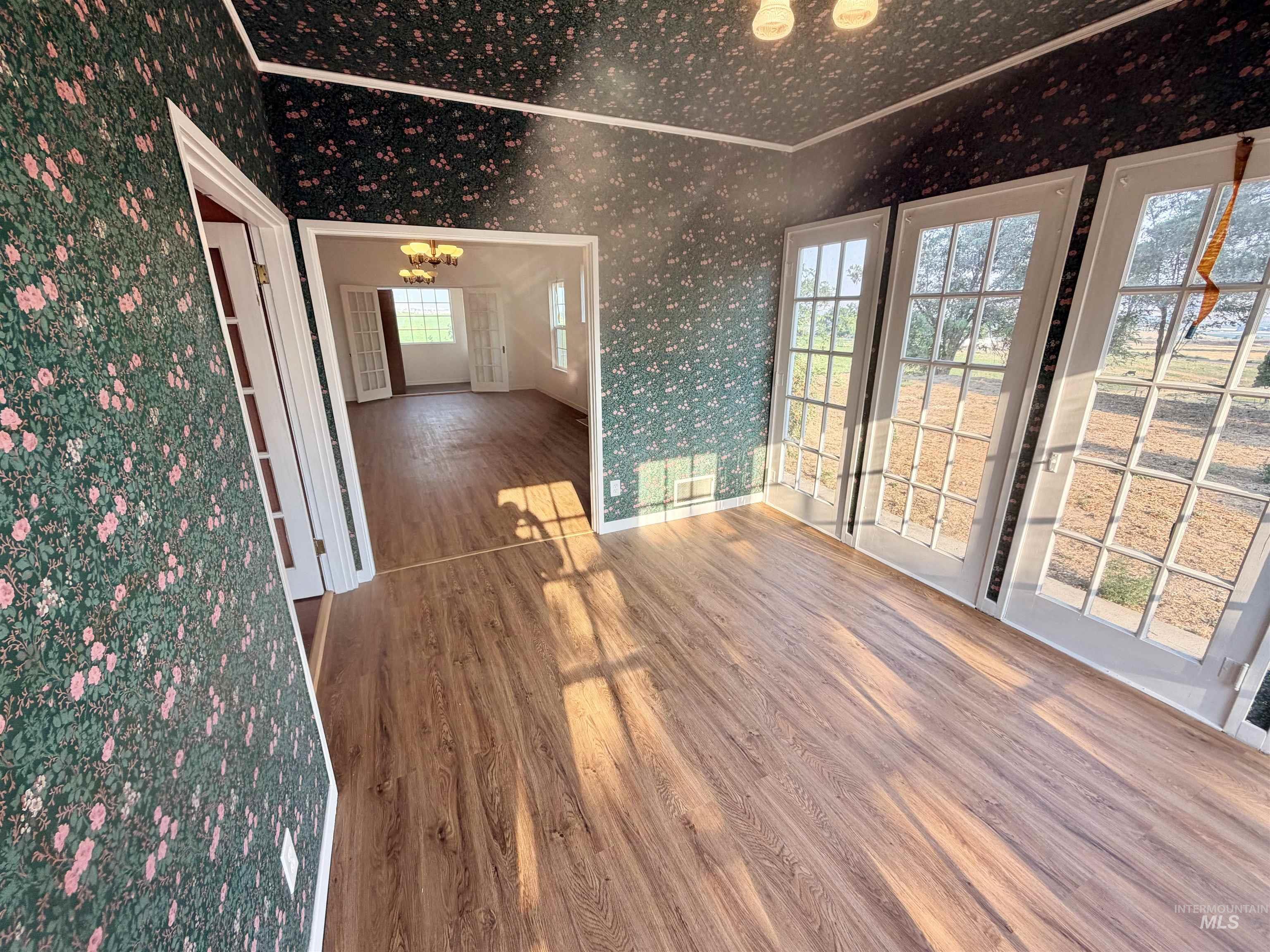 729 Morgan Ave Property Photo 14