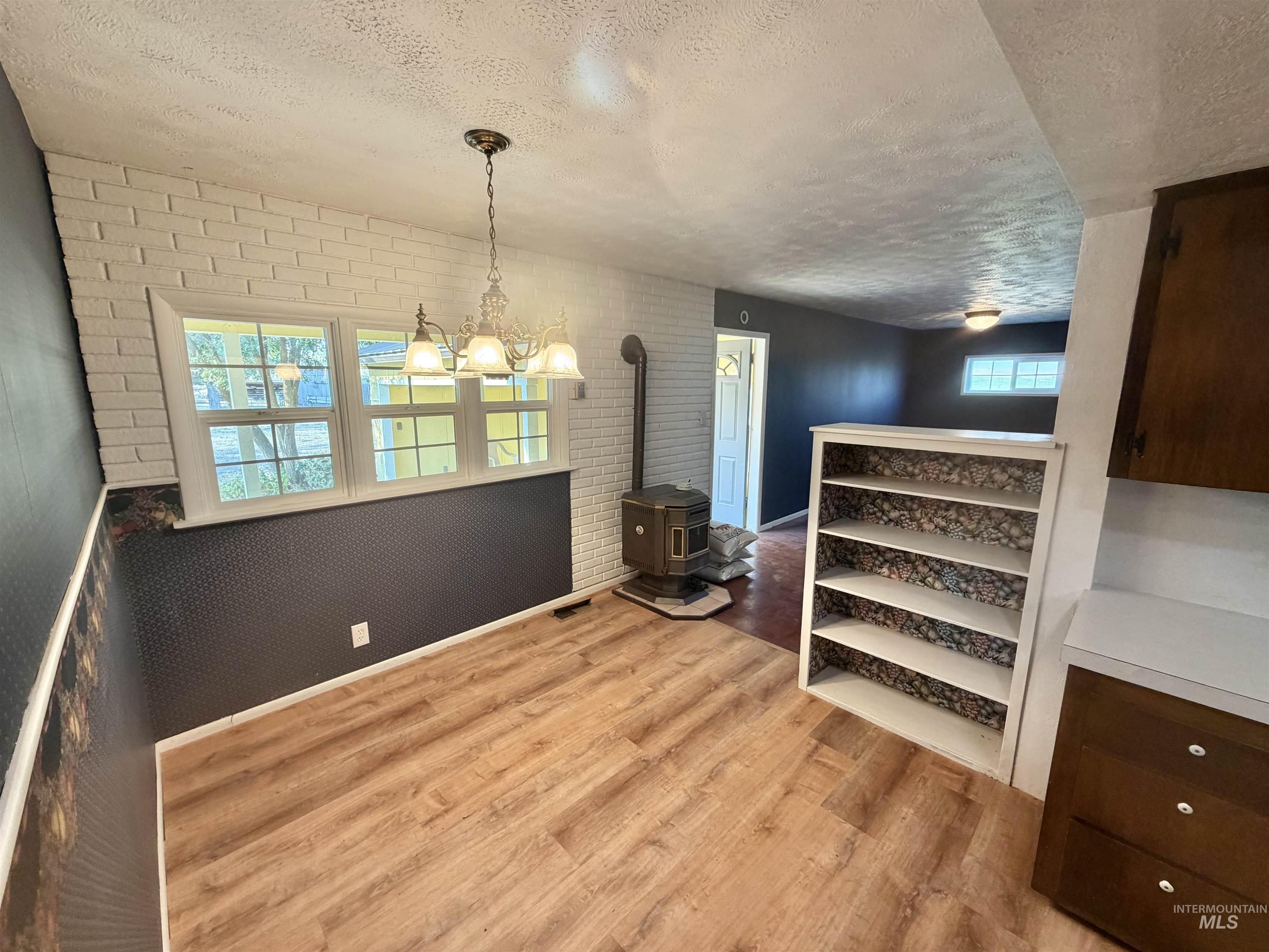729 Morgan Ave Property Photo 16