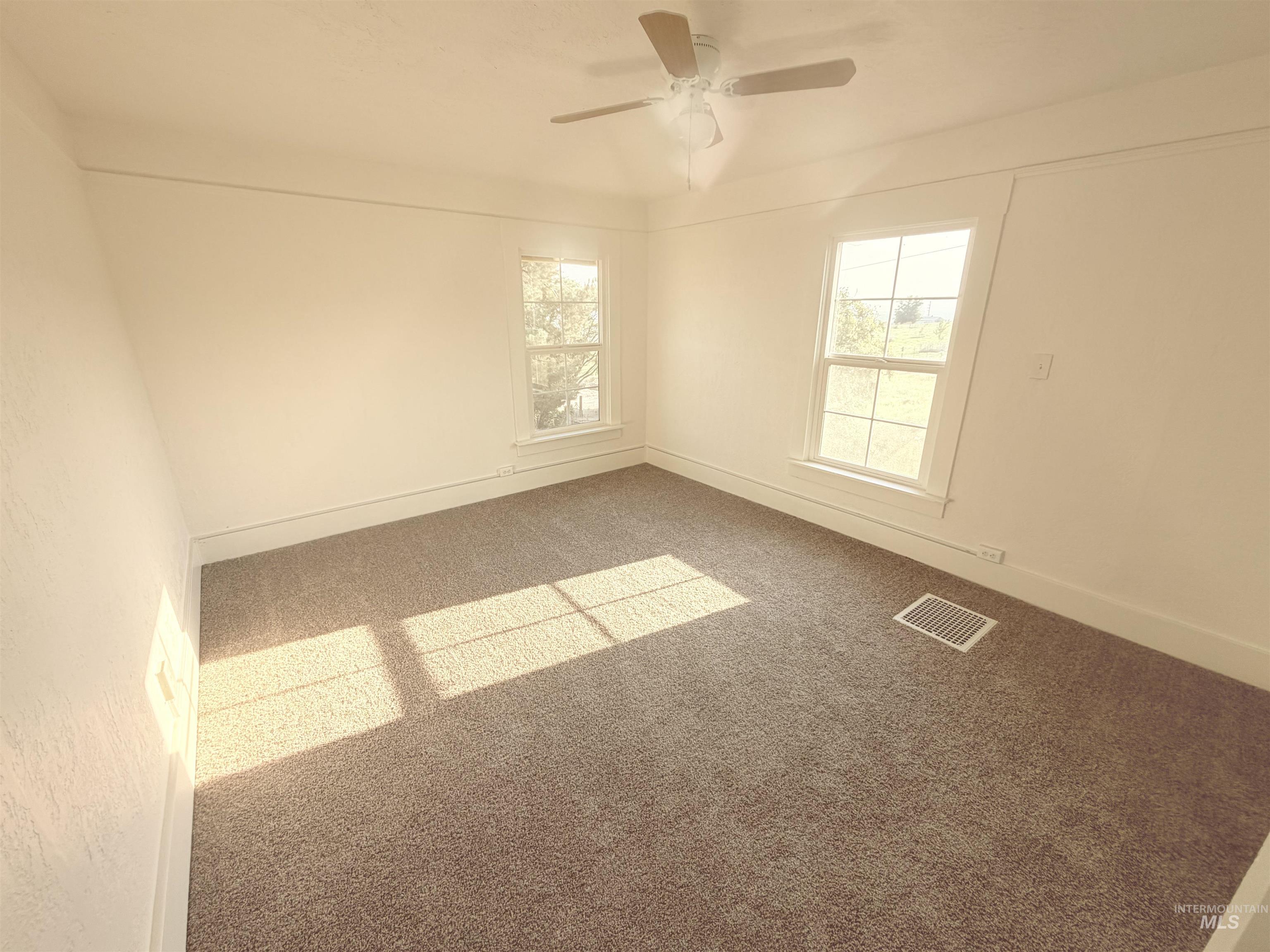 729 Morgan Ave Property Photo 25