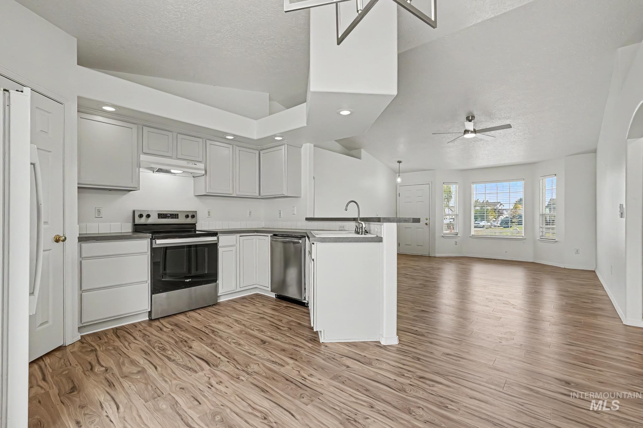 4702 Layton Property Photo 2