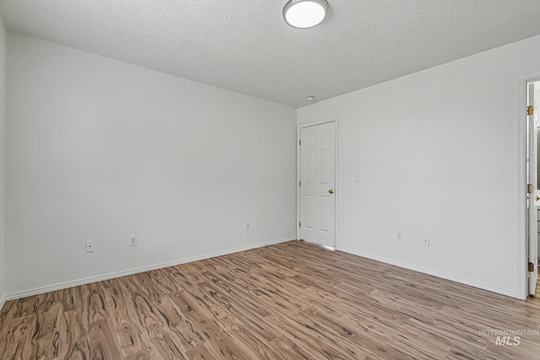 4702 Layton Property Photo 7