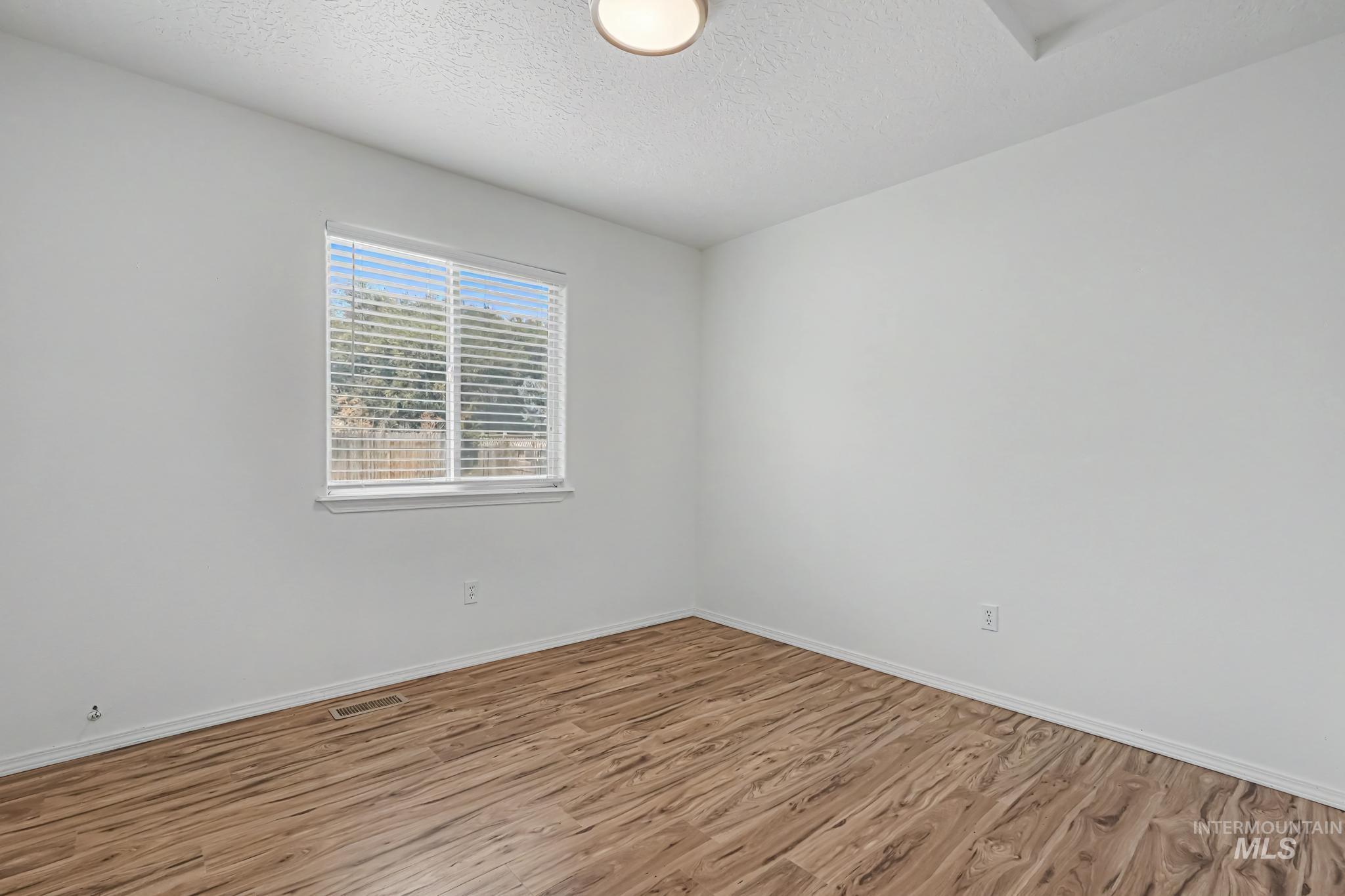 4702 Layton Property Photo 11