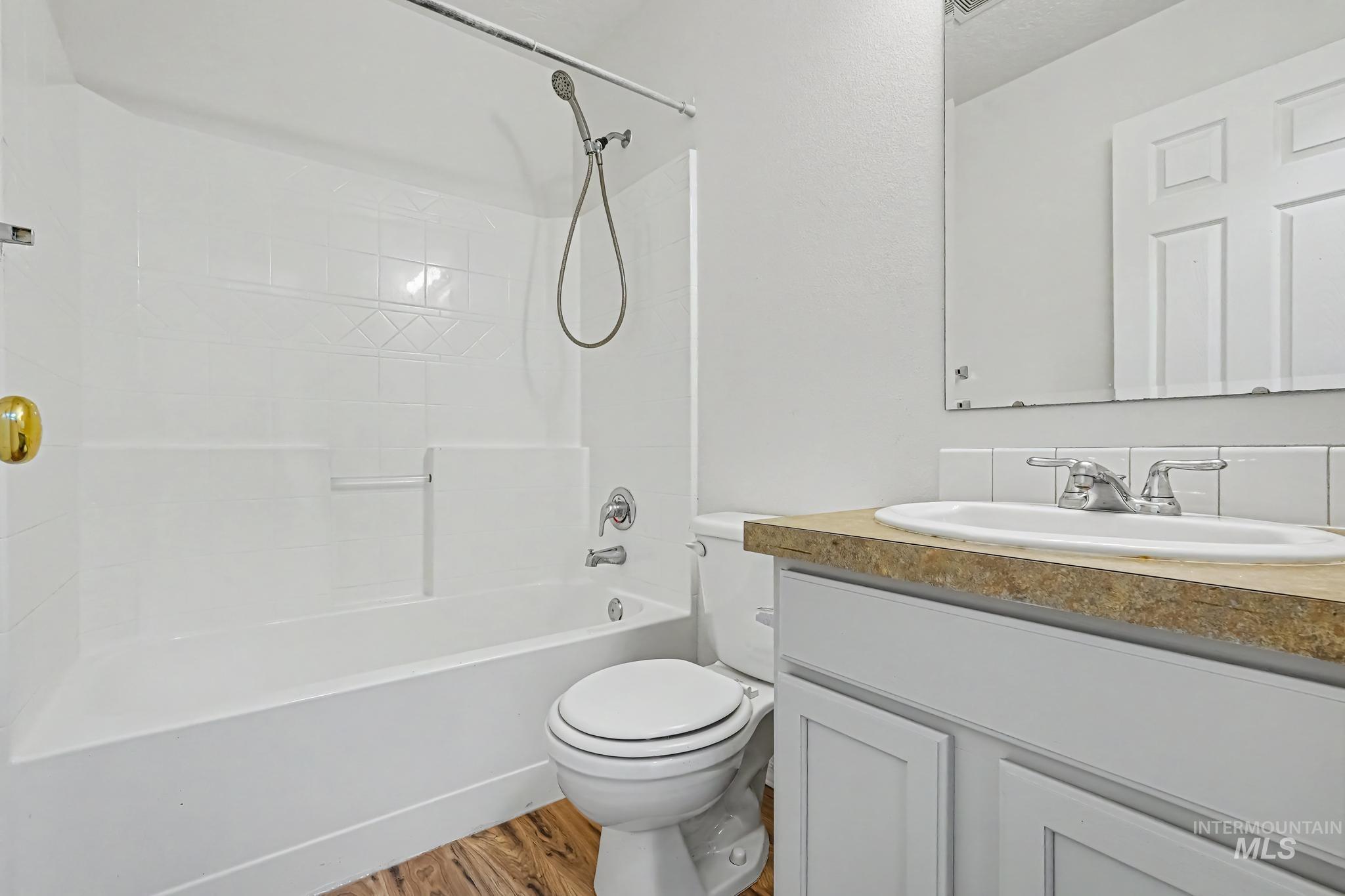 4702 Layton Property Photo 12