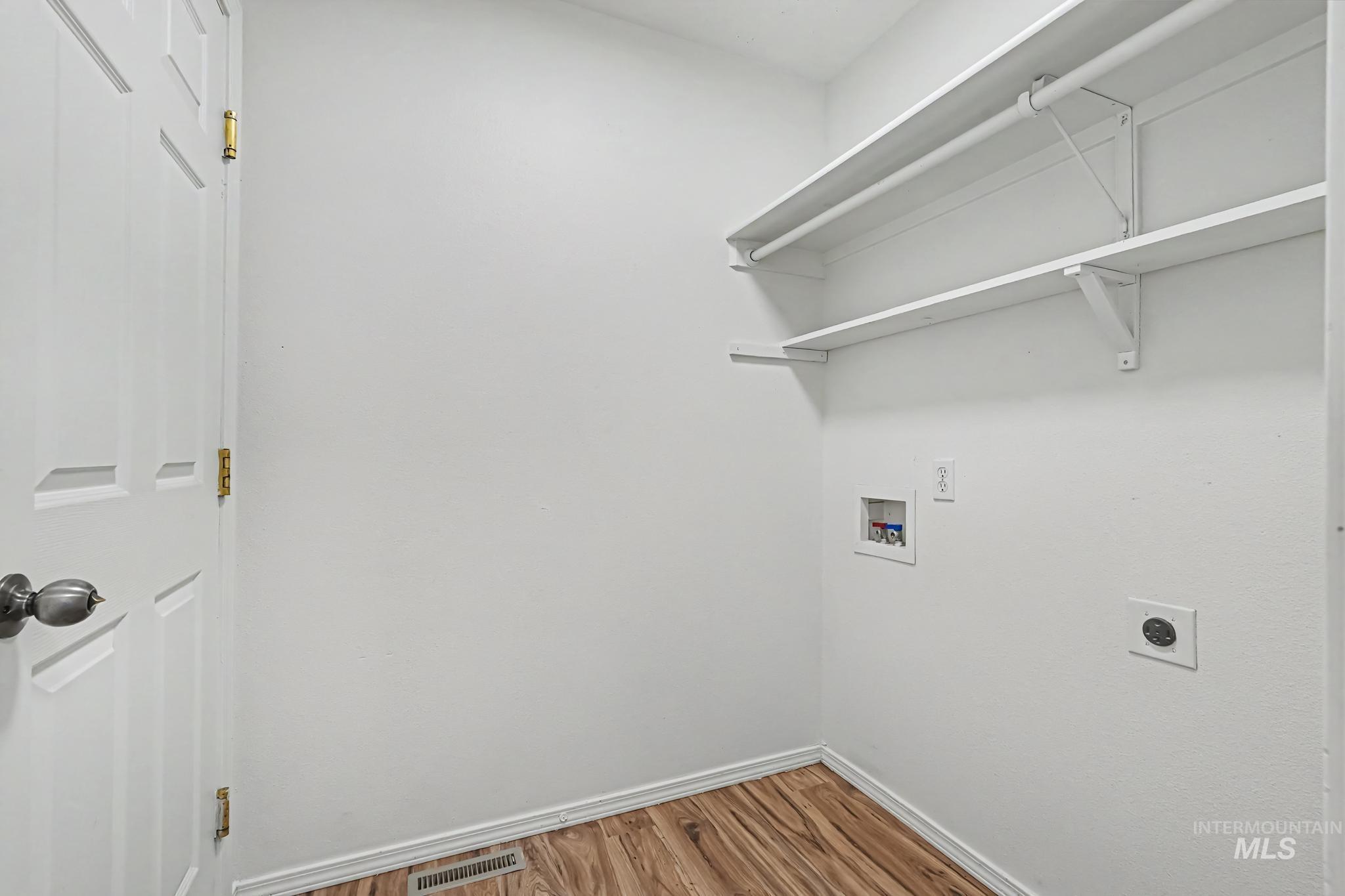 4702 Layton Property Photo 13