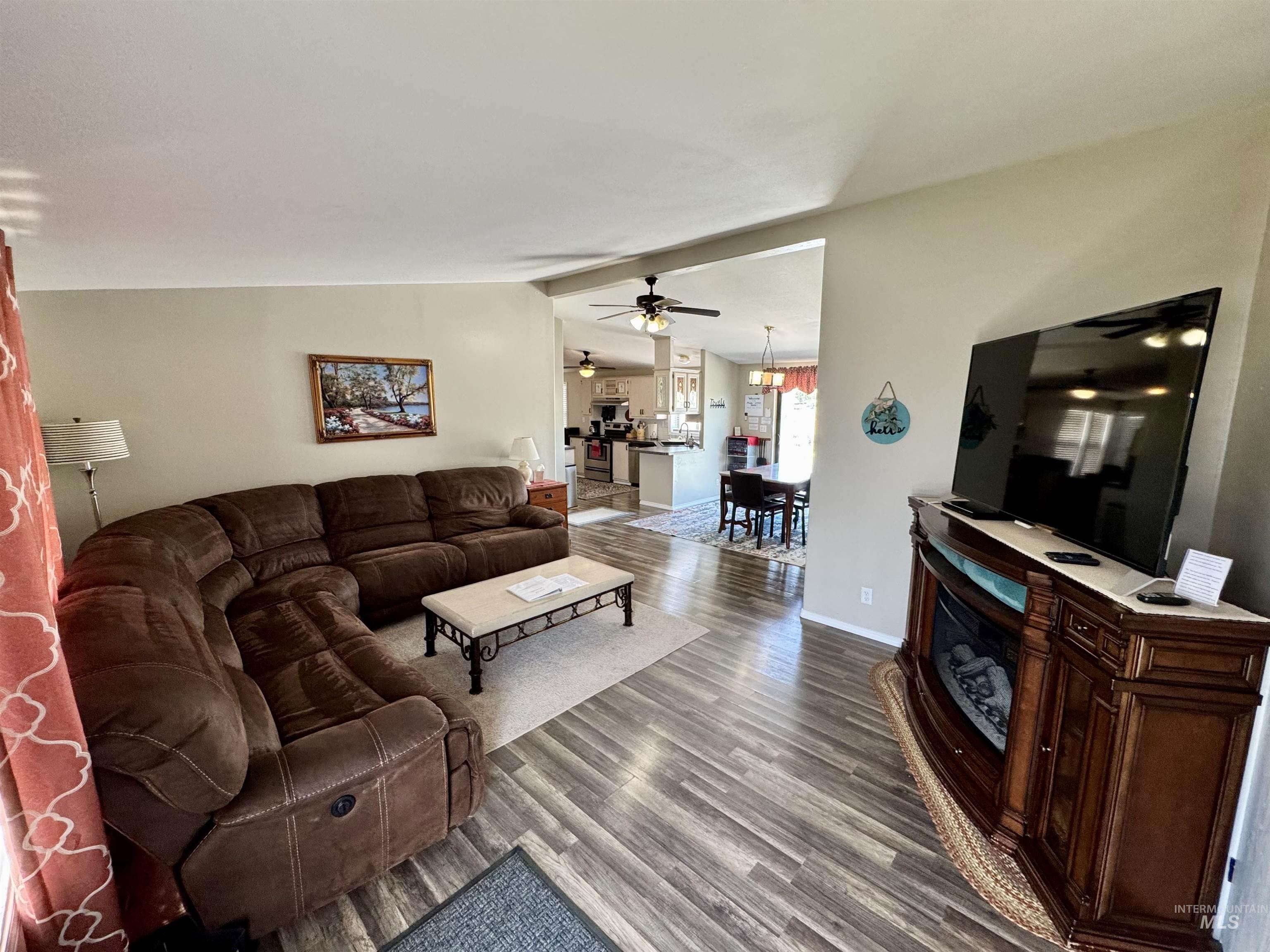 19026 Highway 30 Property Photo 3