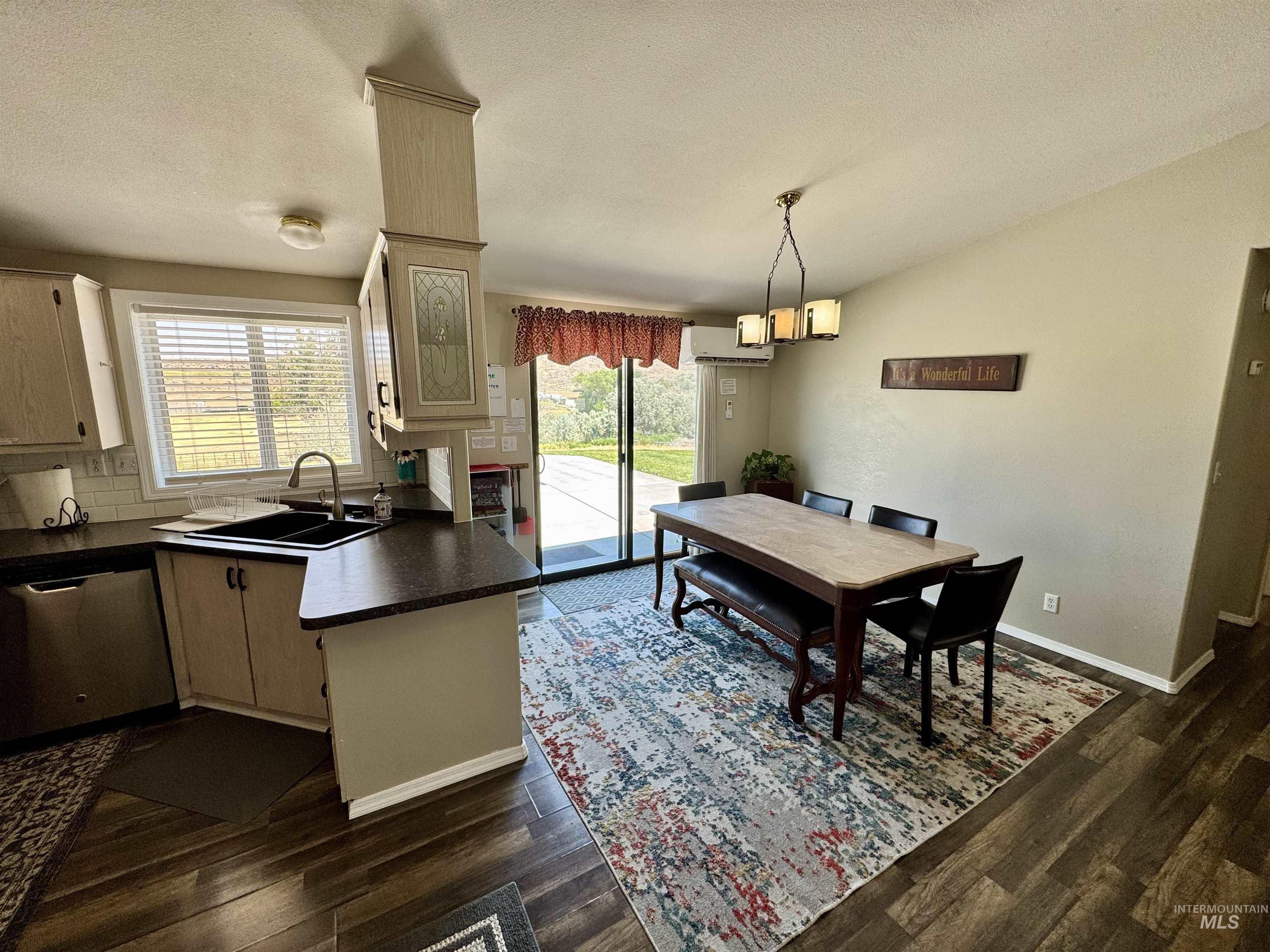 19026 Highway 30 Property Photo 6