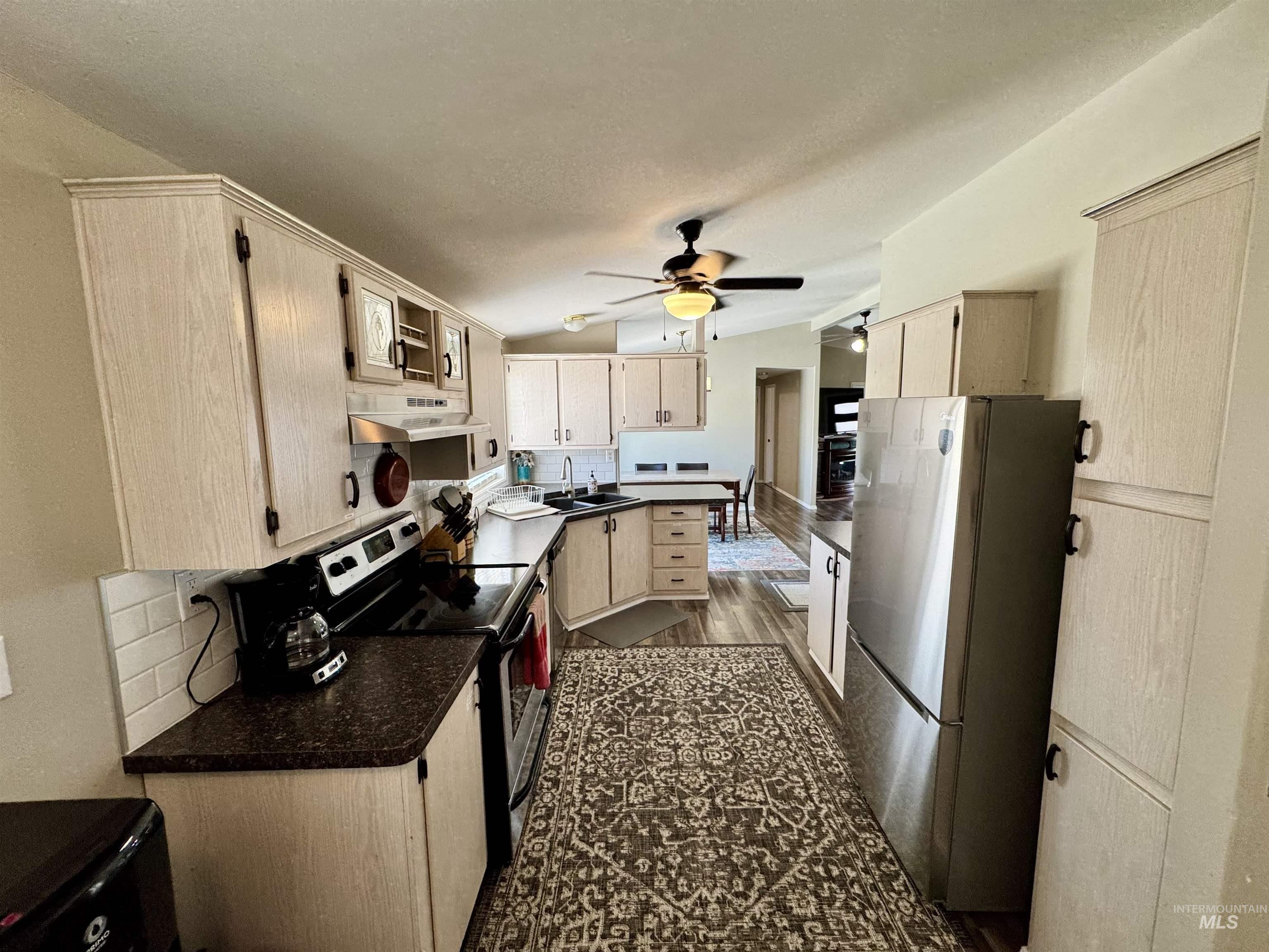 19026 Highway 30 Property Photo 8