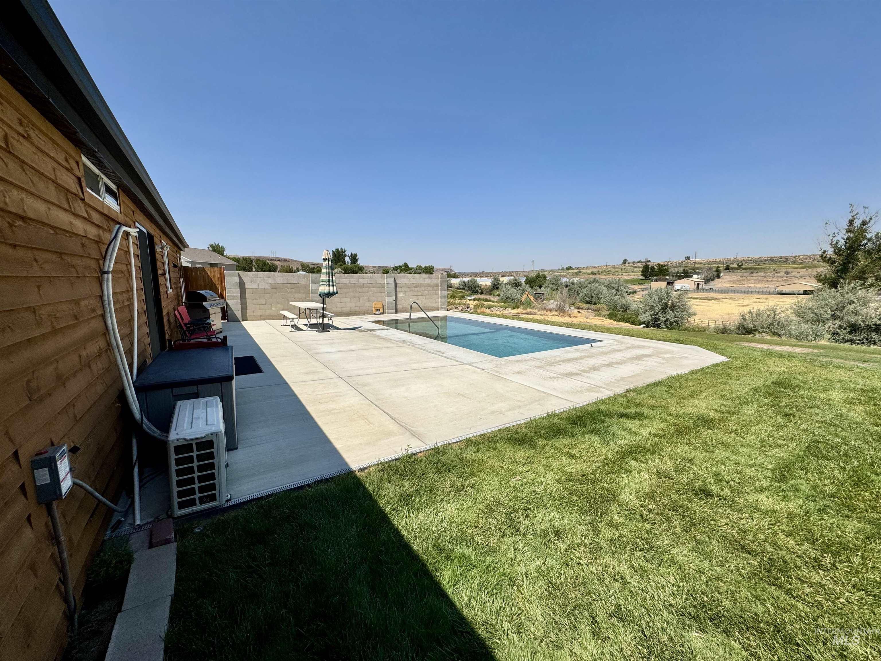 19026 Highway 30 Property Photo 18