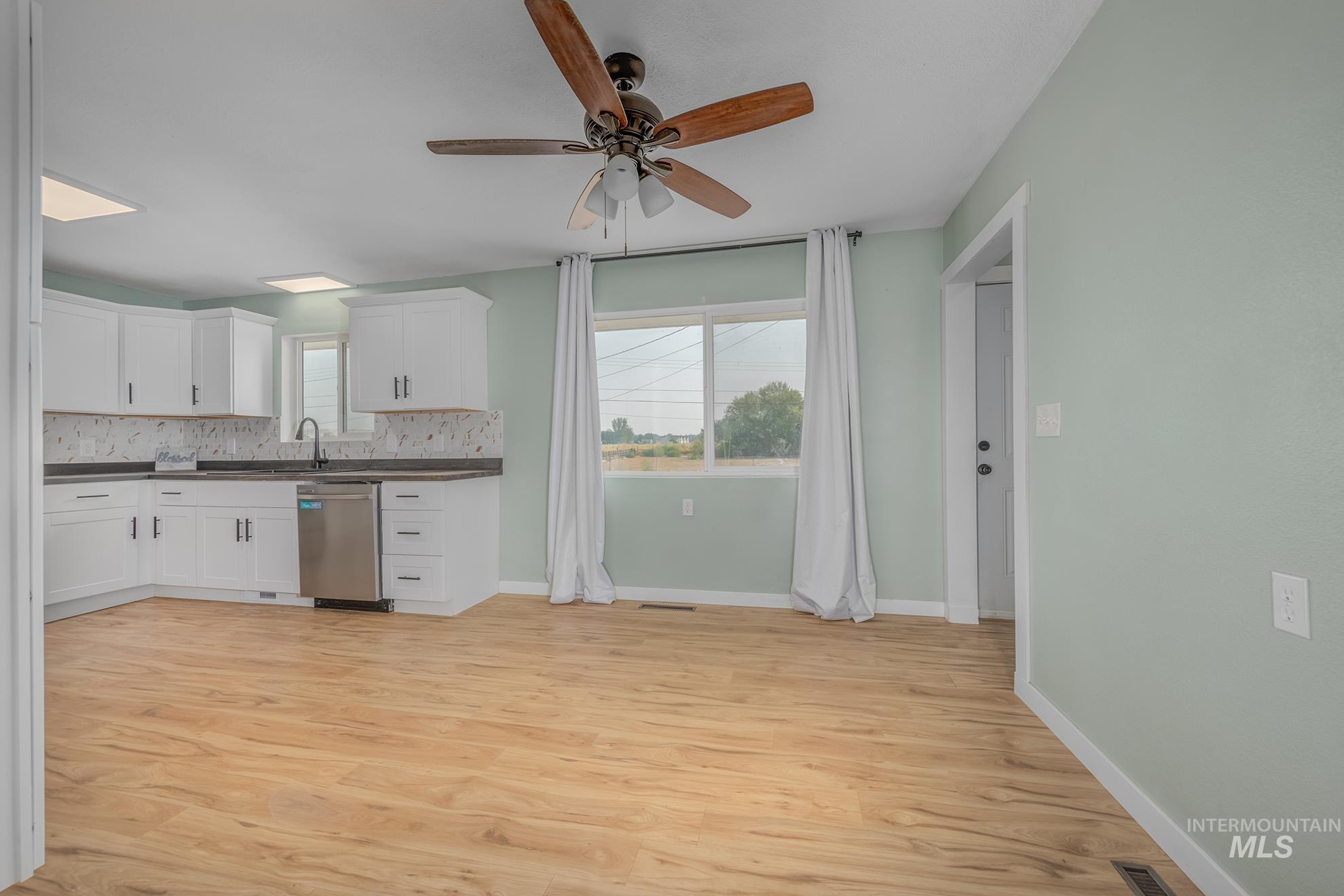 1707 Baker Ln Property Photo 4