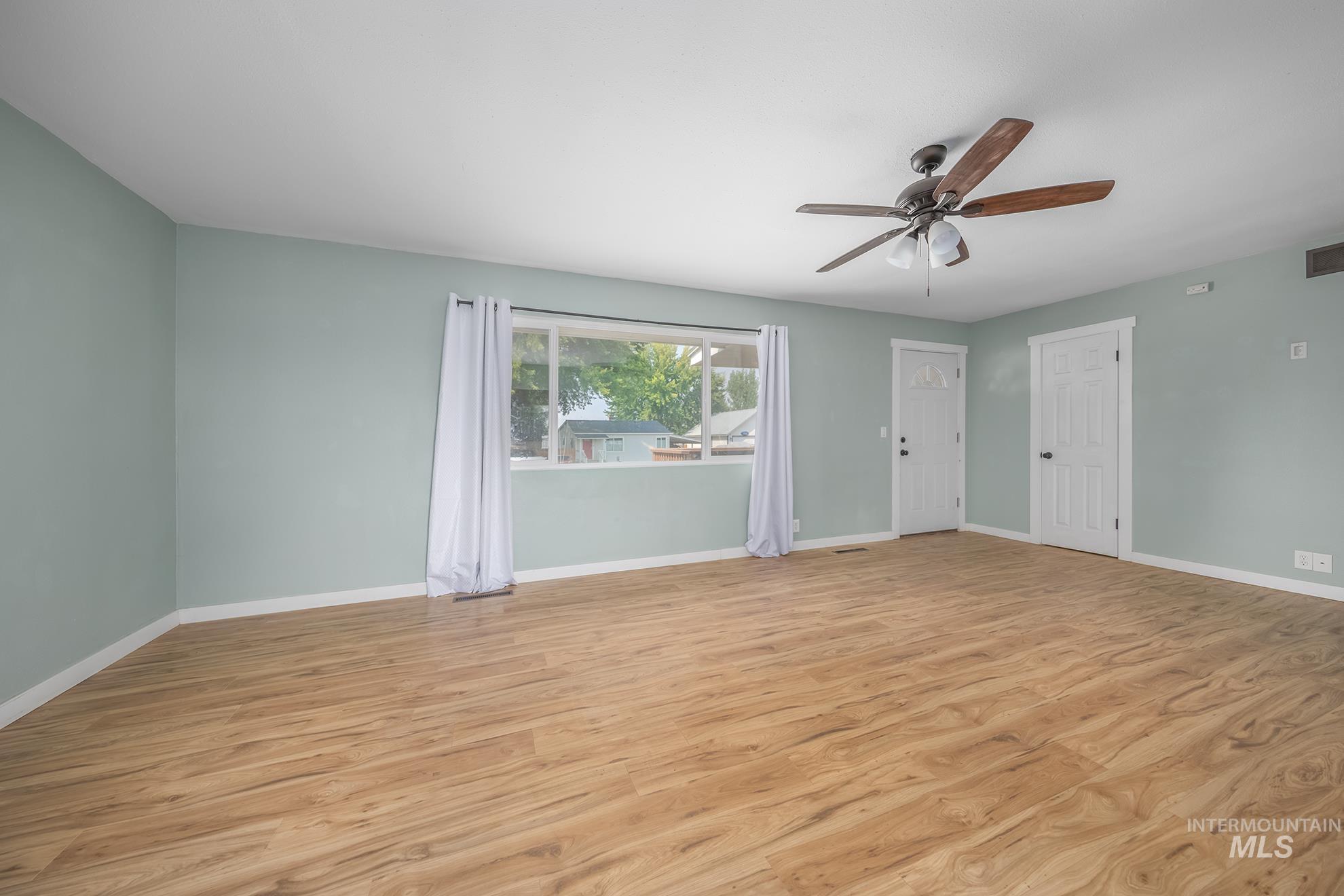 1707 Baker Ln Property Photo 9