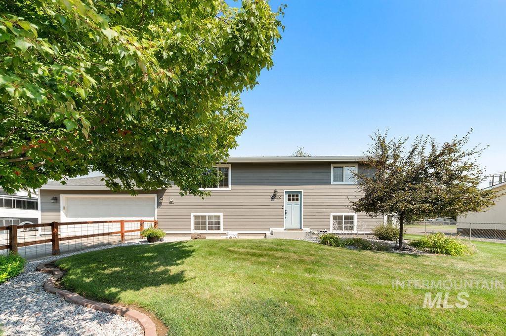 2212 10th Avenue Property Photo 2