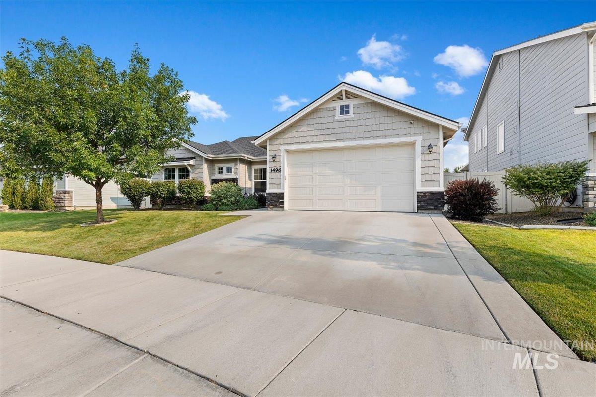 1496 E Strauss Property Photo 1