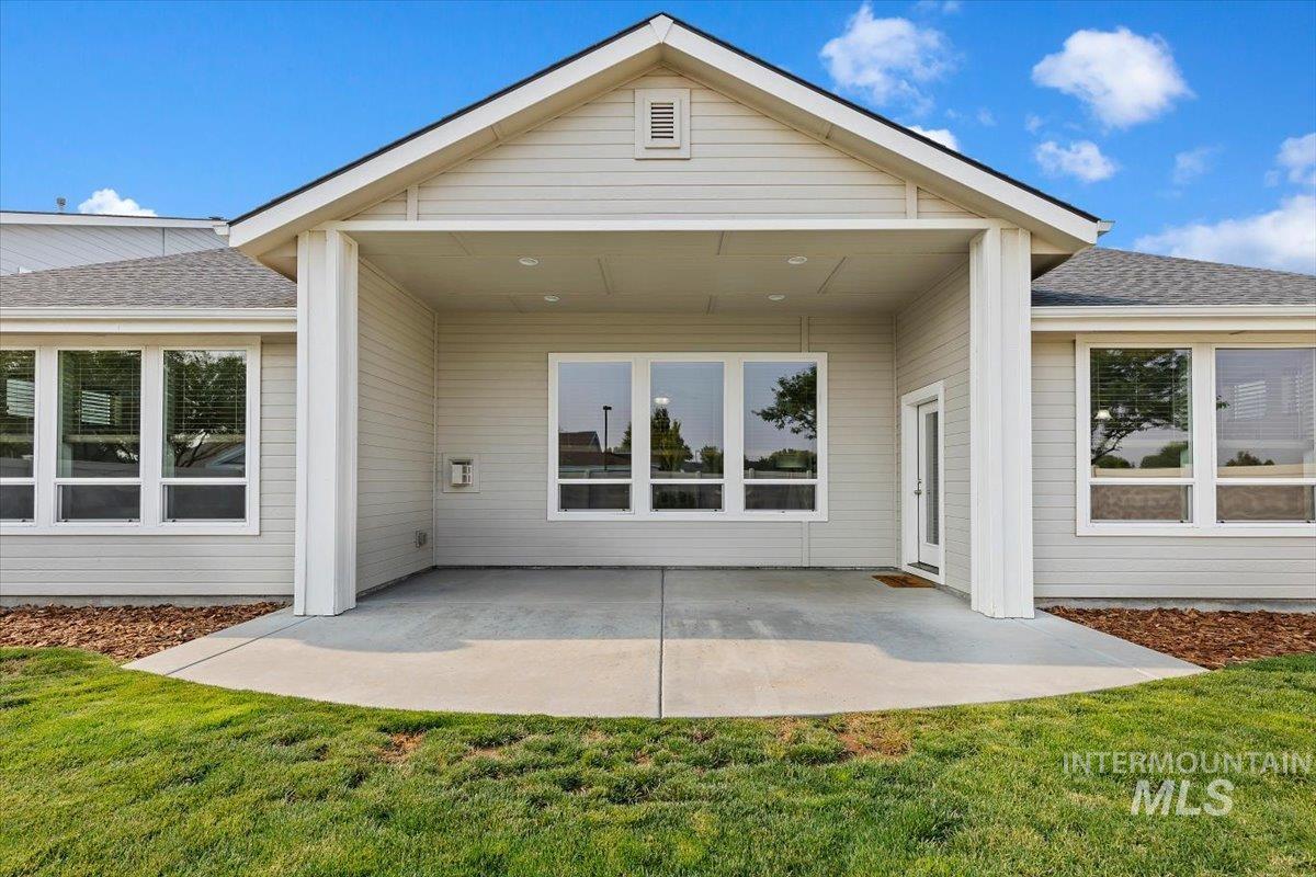 1496 E Strauss Property Photo 41