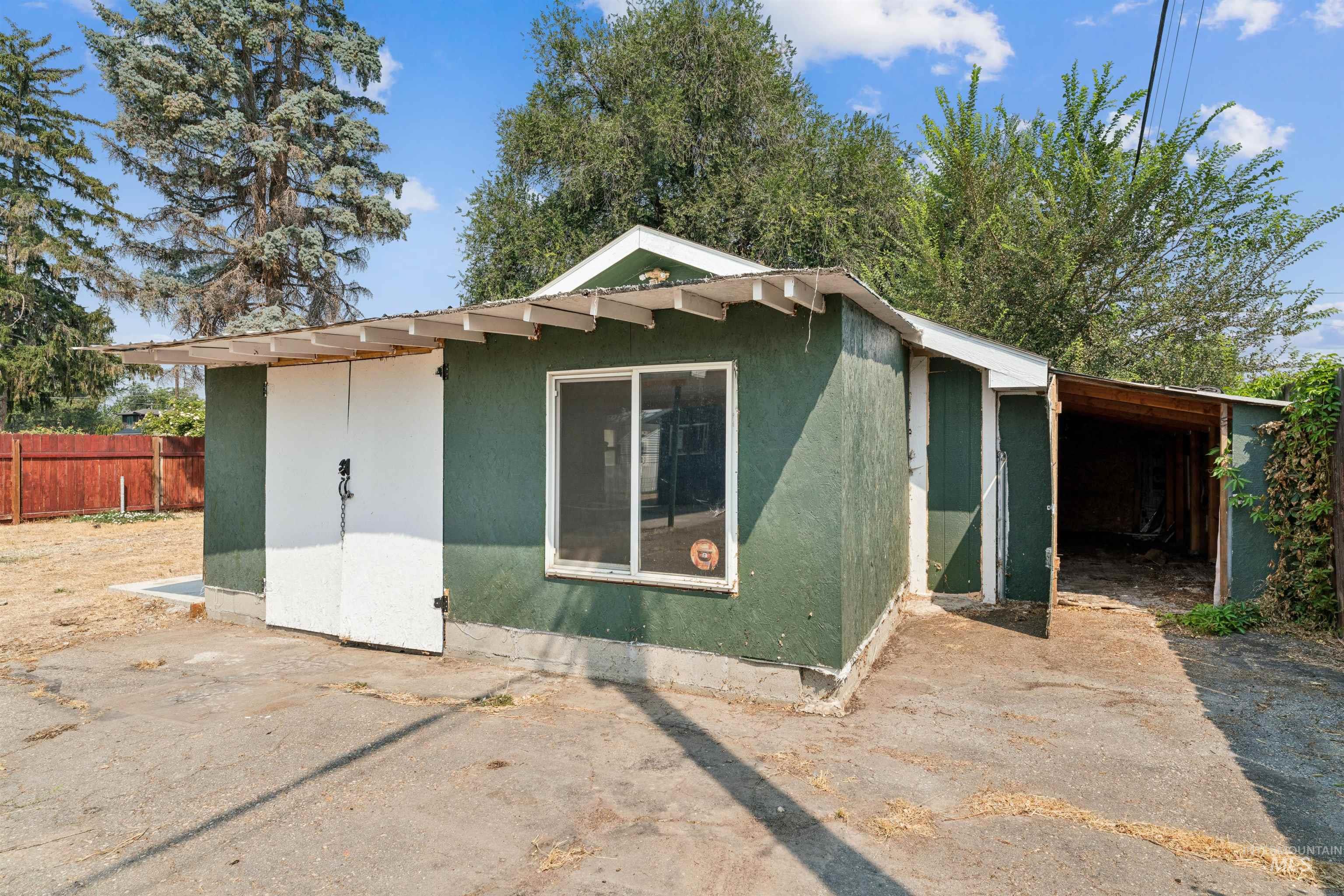 220 Lone Star Road Property Photo 39