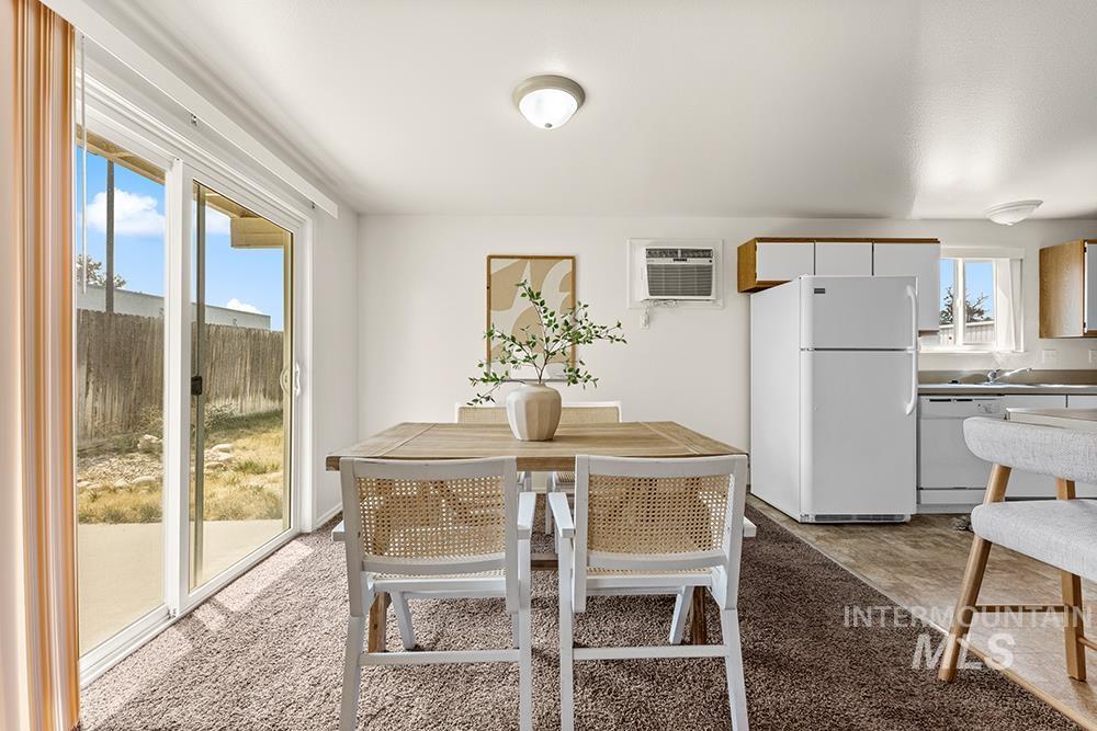 2555 W Malad St Property Photo 7