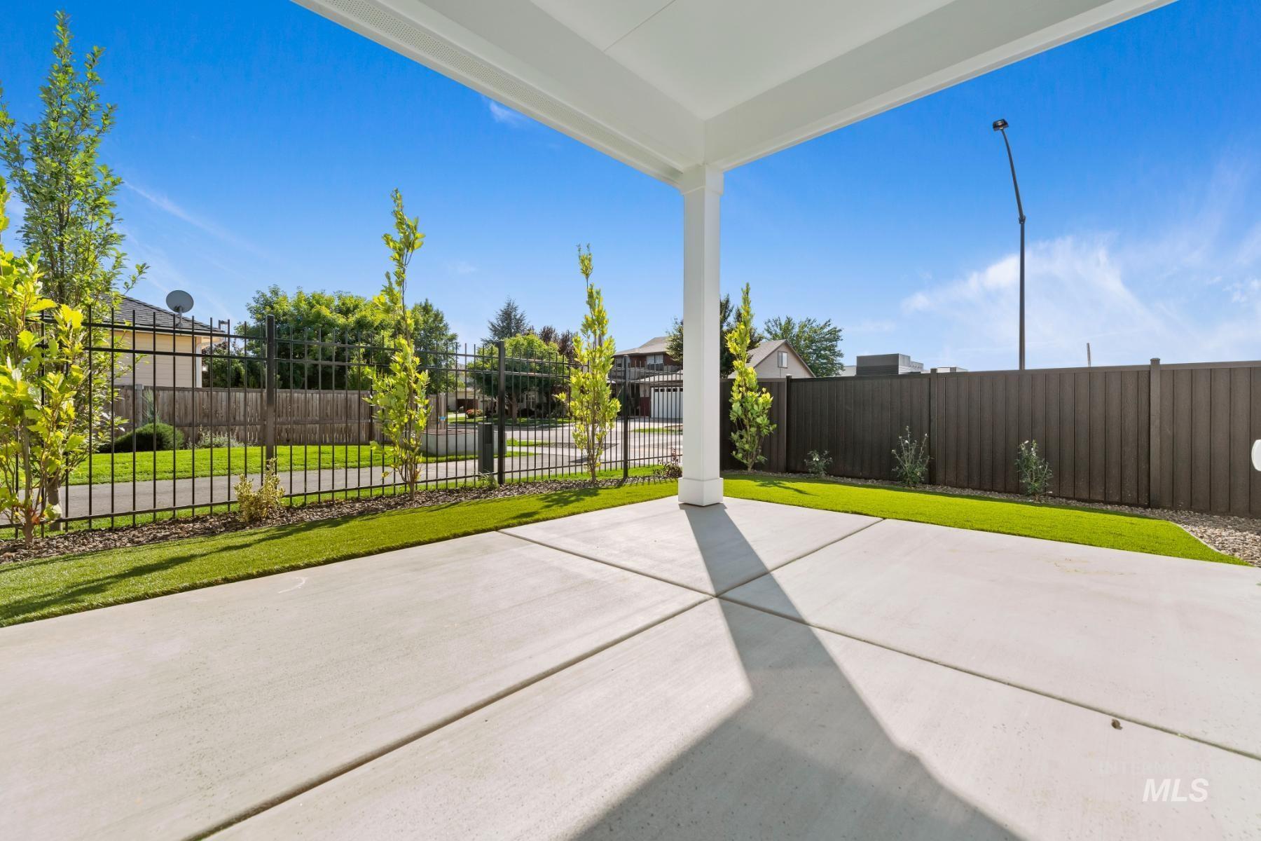 1279 W Malbar St Property Photo 28