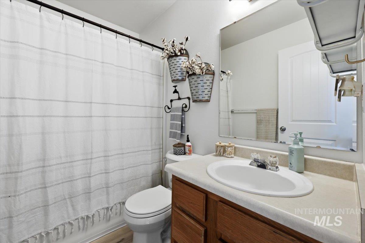 2608 E Beech St Property Photo 15