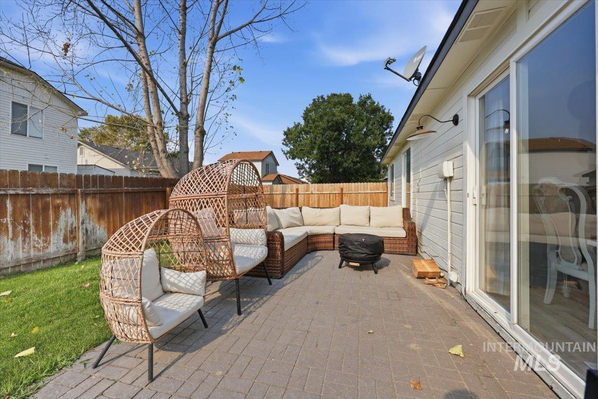 2608 E Beech St Property Photo 19