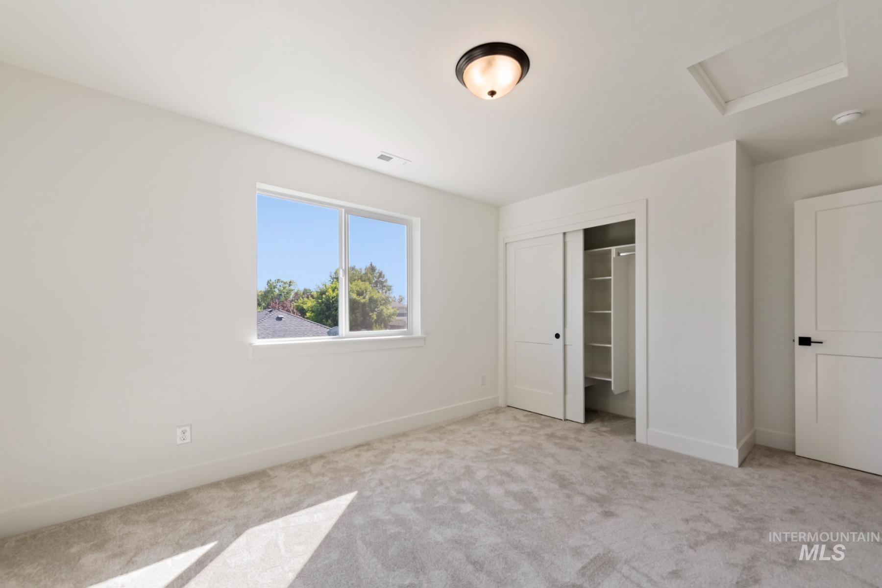 863 W Malbar St Property Photo 22