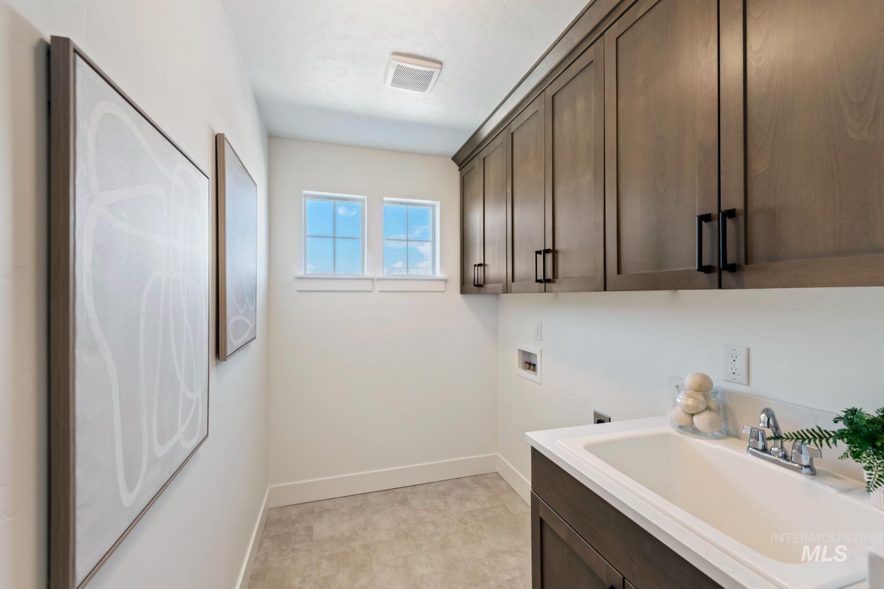 863 W Malbar St Property Photo 31