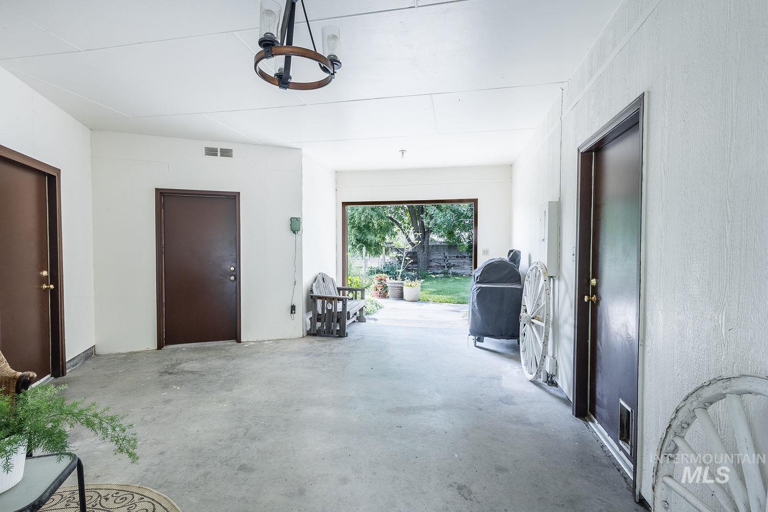1769 W Central Rd Property Photo 31