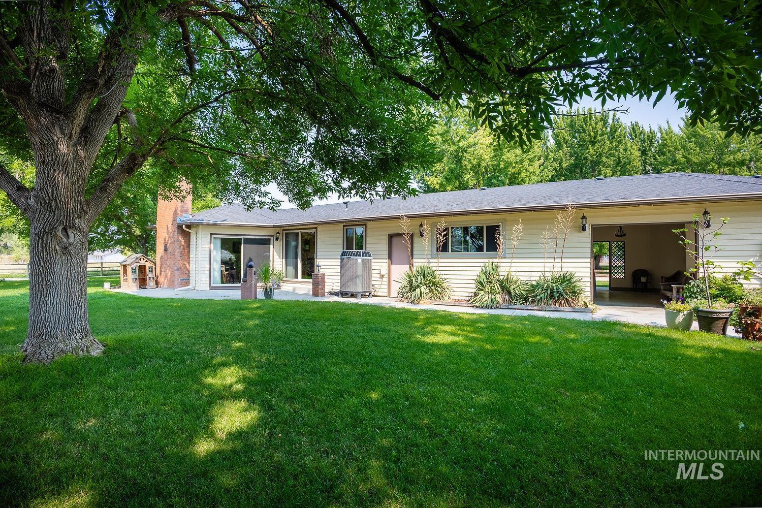 1769 W Central Rd Property Photo 35