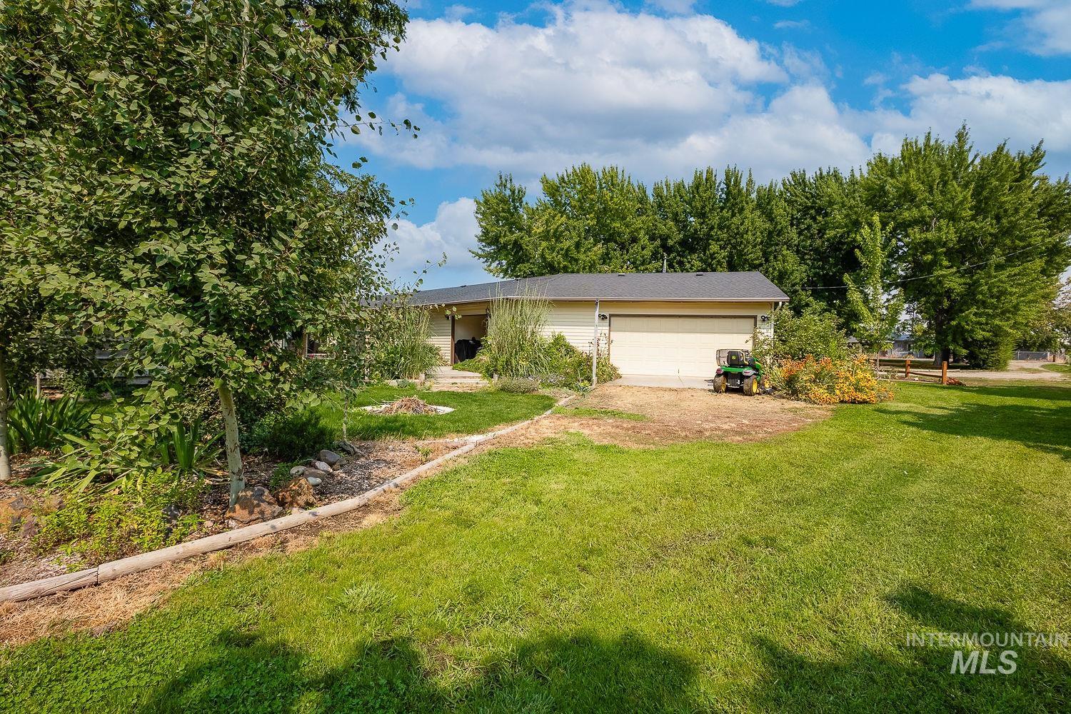 1769 W Central Rd Property Photo 37