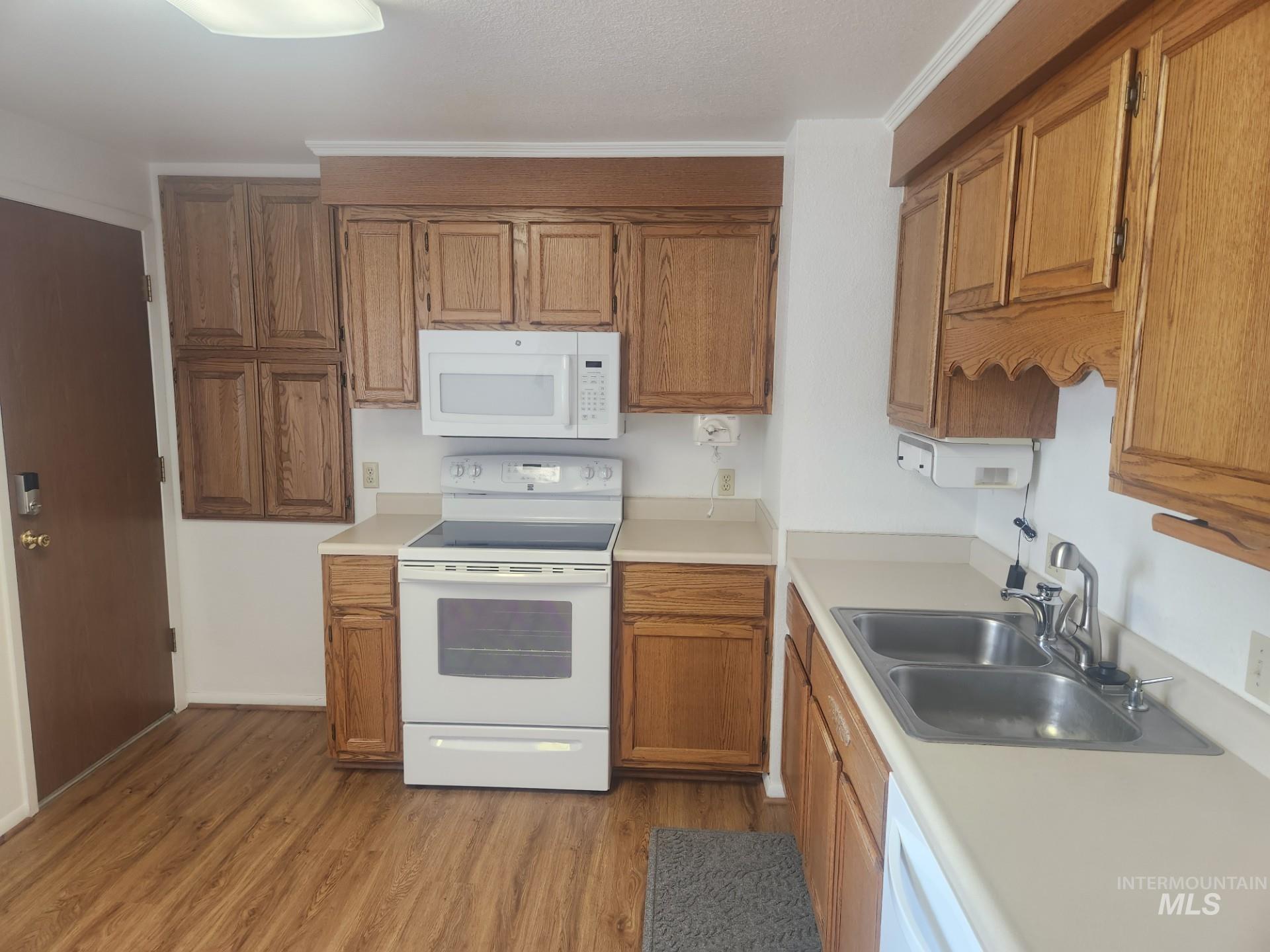 2061 N Todd Way Property Photo 4