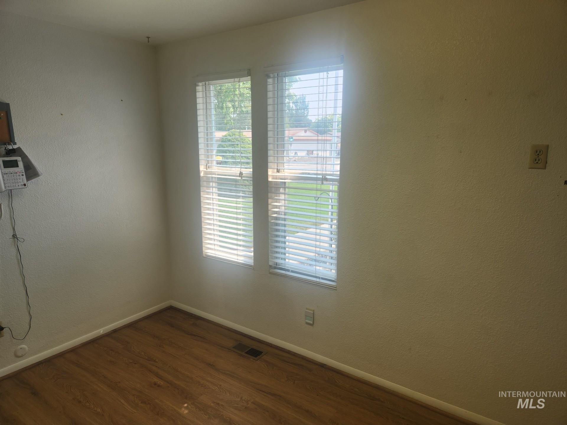 2061 N Todd Way Property Photo 5