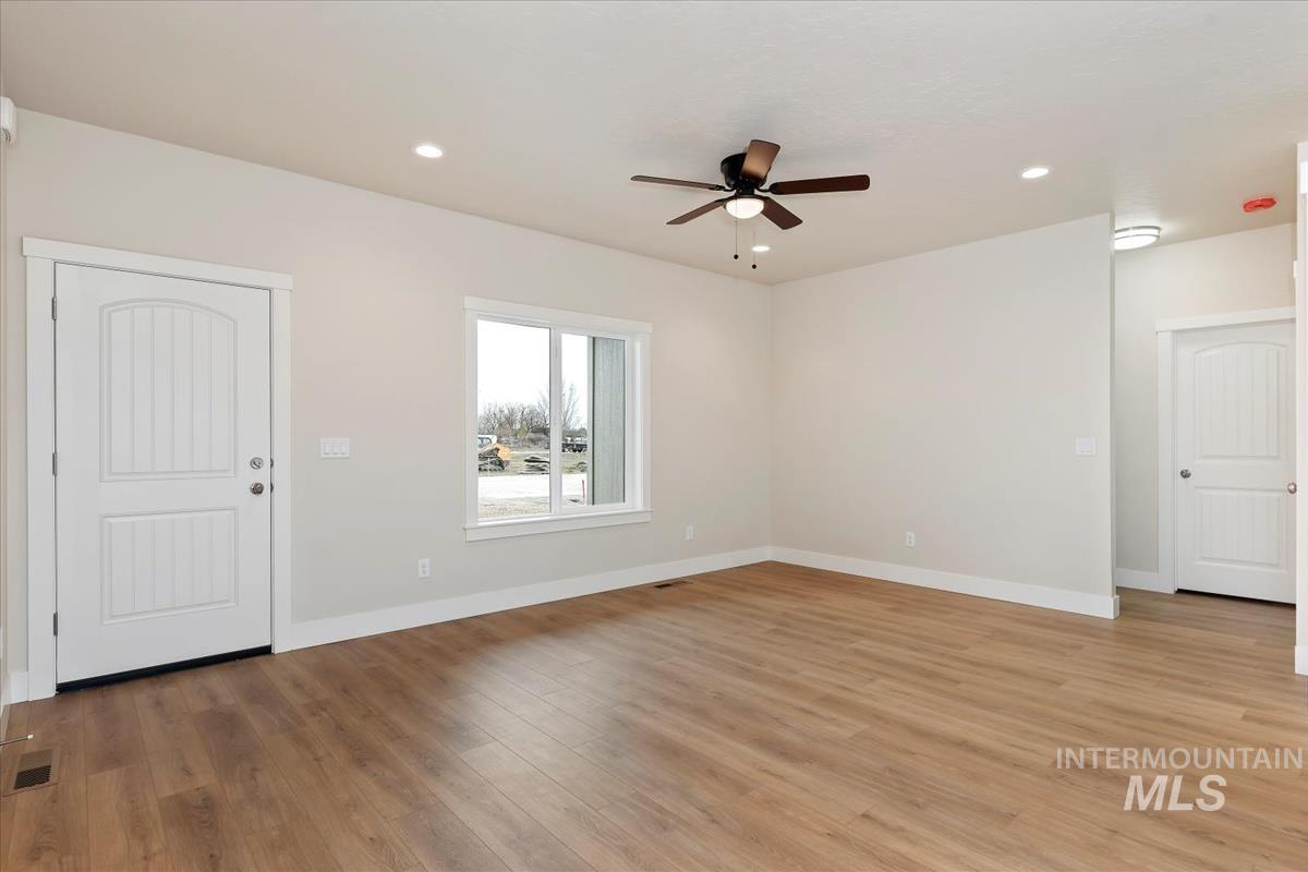 907 Sierra St Property Photo 16