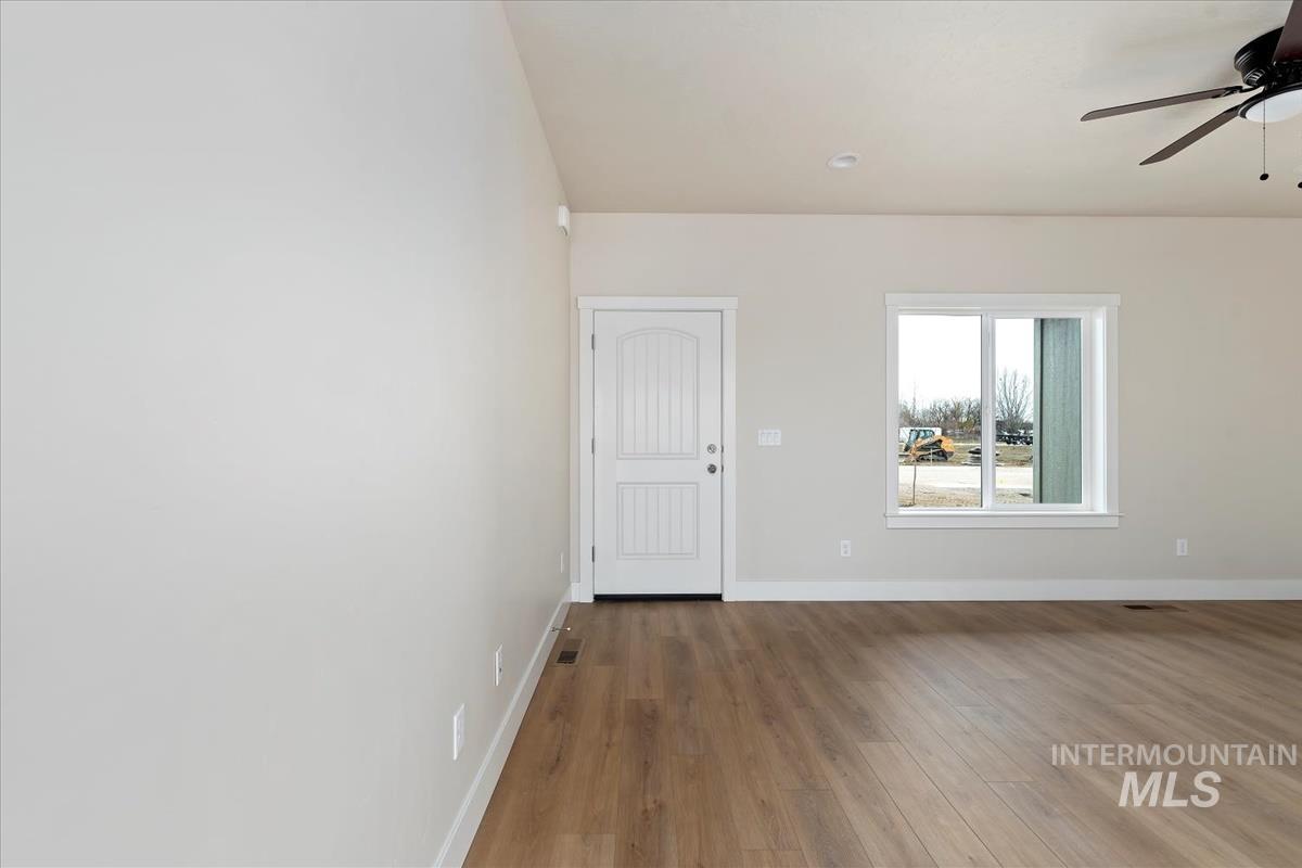 907 Sierra St Property Photo 17