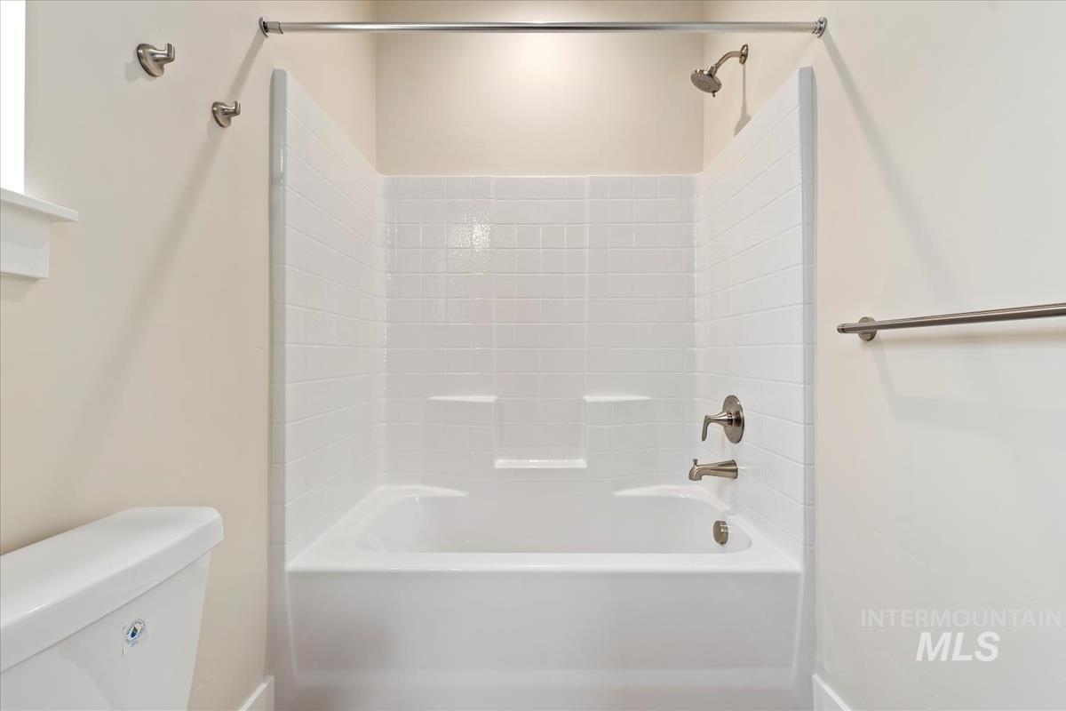 907 Sierra St Property Photo 22