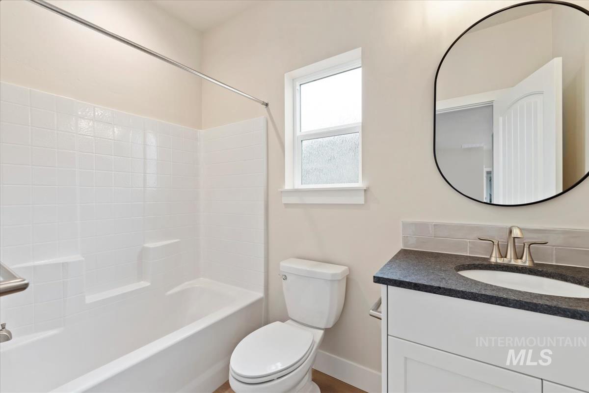 907 Sierra St Property Photo 26