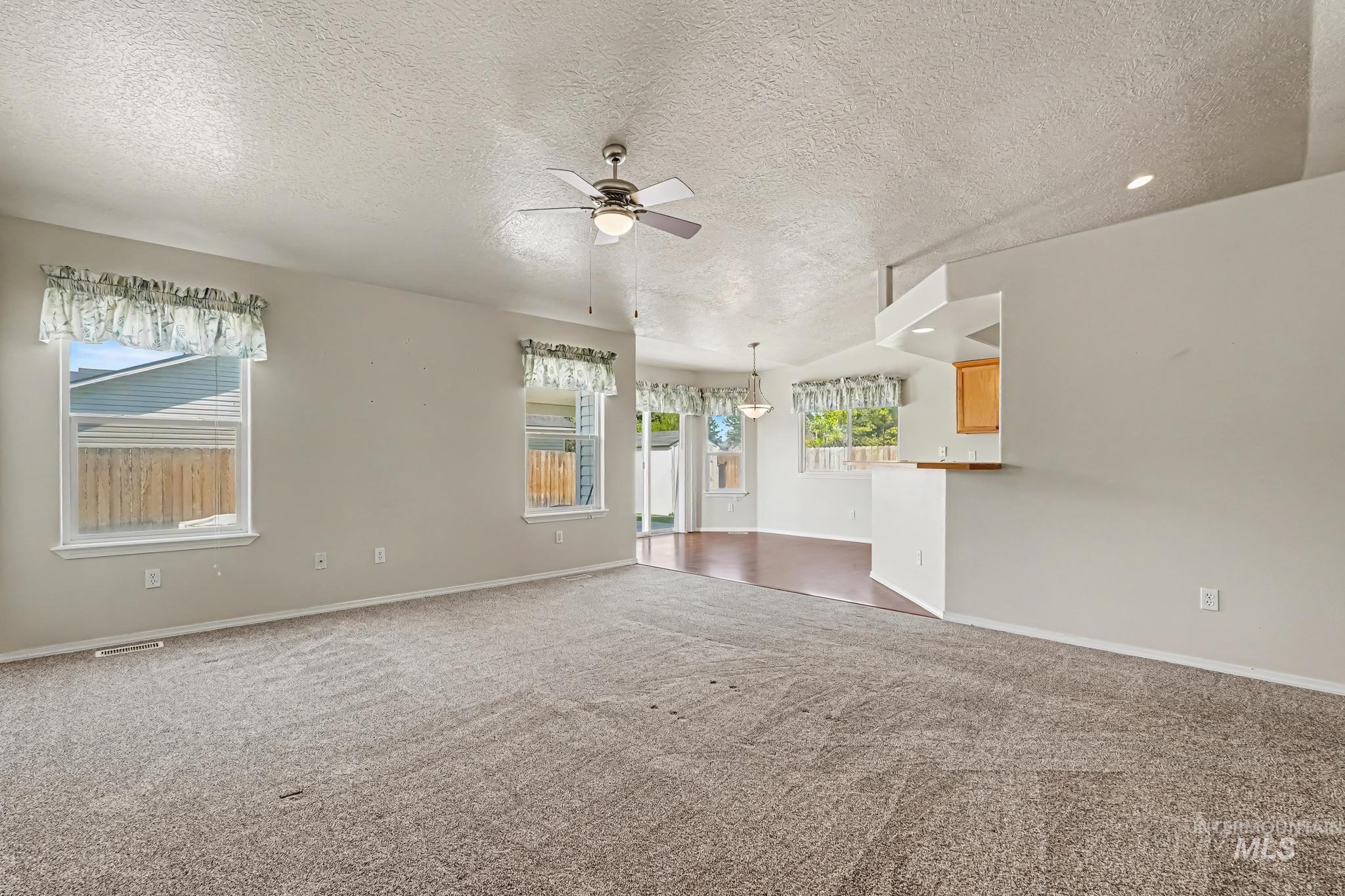 11938 Emerson St Property Photo 7