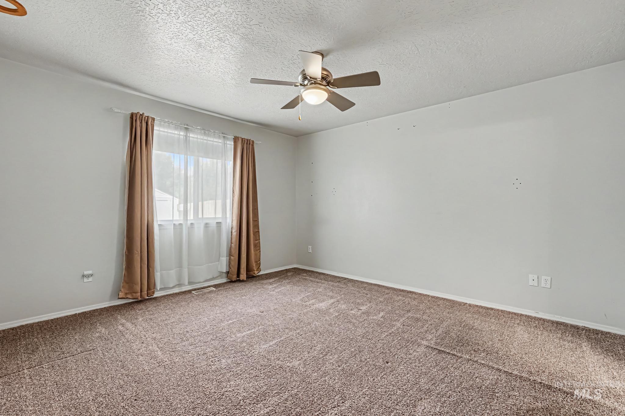 11938 Emerson St Property Photo 16
