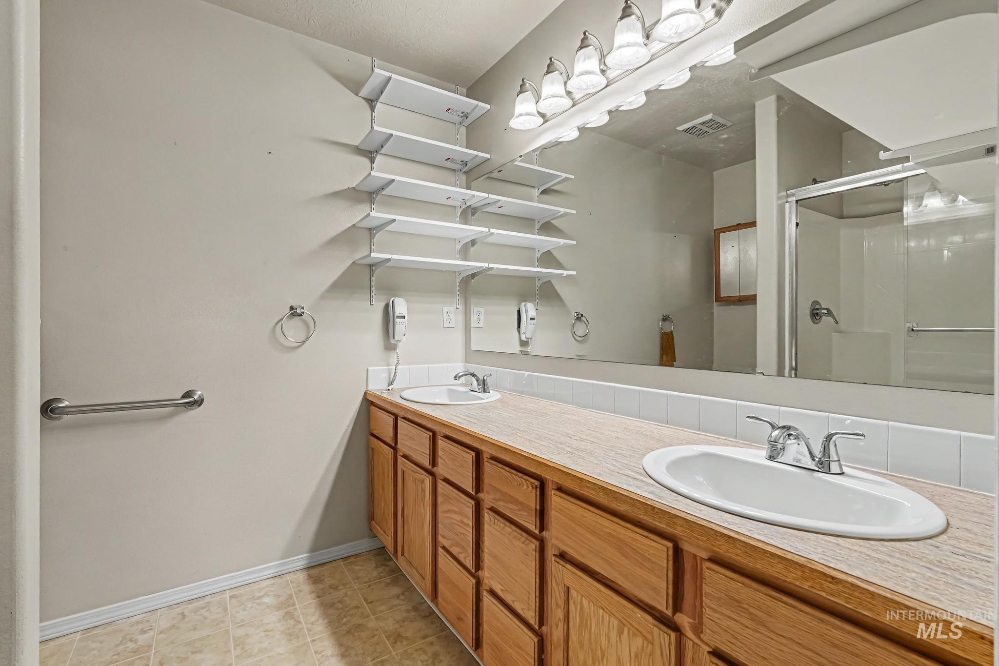 11938 Emerson St Property Photo 18