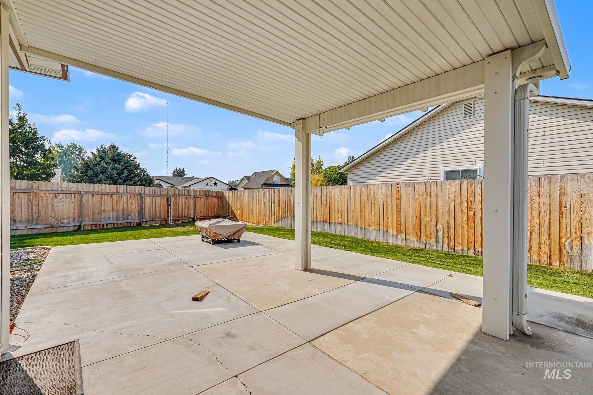 11938 Emerson St Property Photo 23
