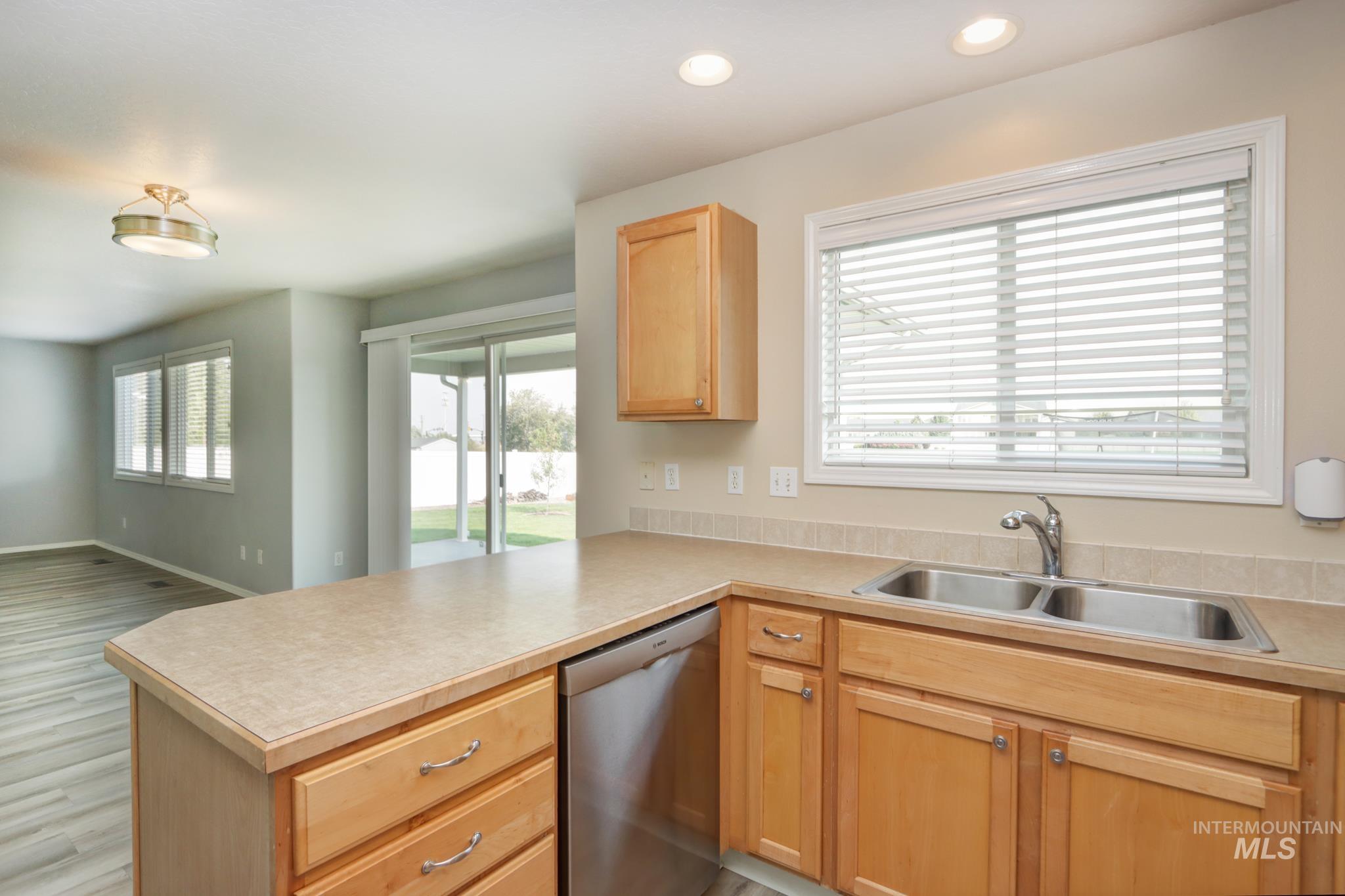 2976 W Wilder Property Photo 16