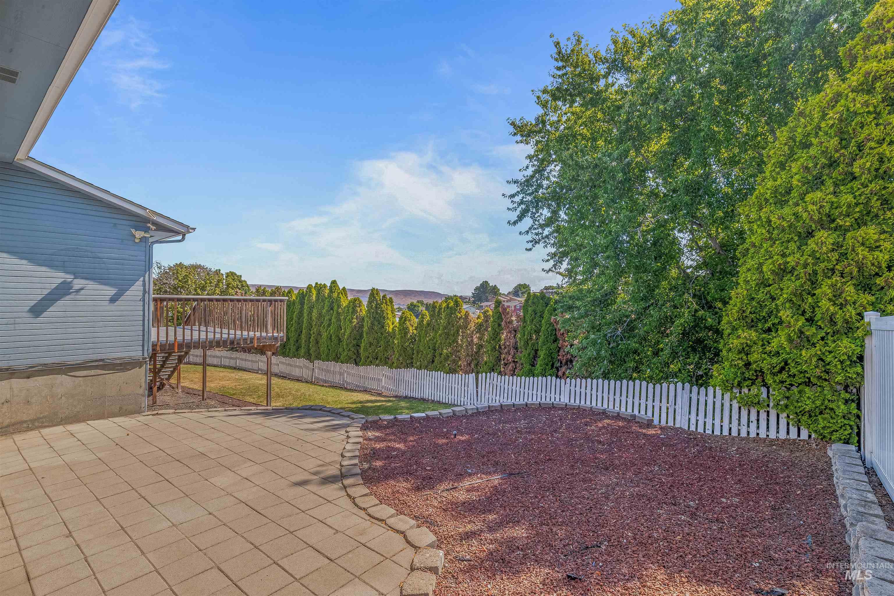 2901 Knollcrest Drive Property Photo 39