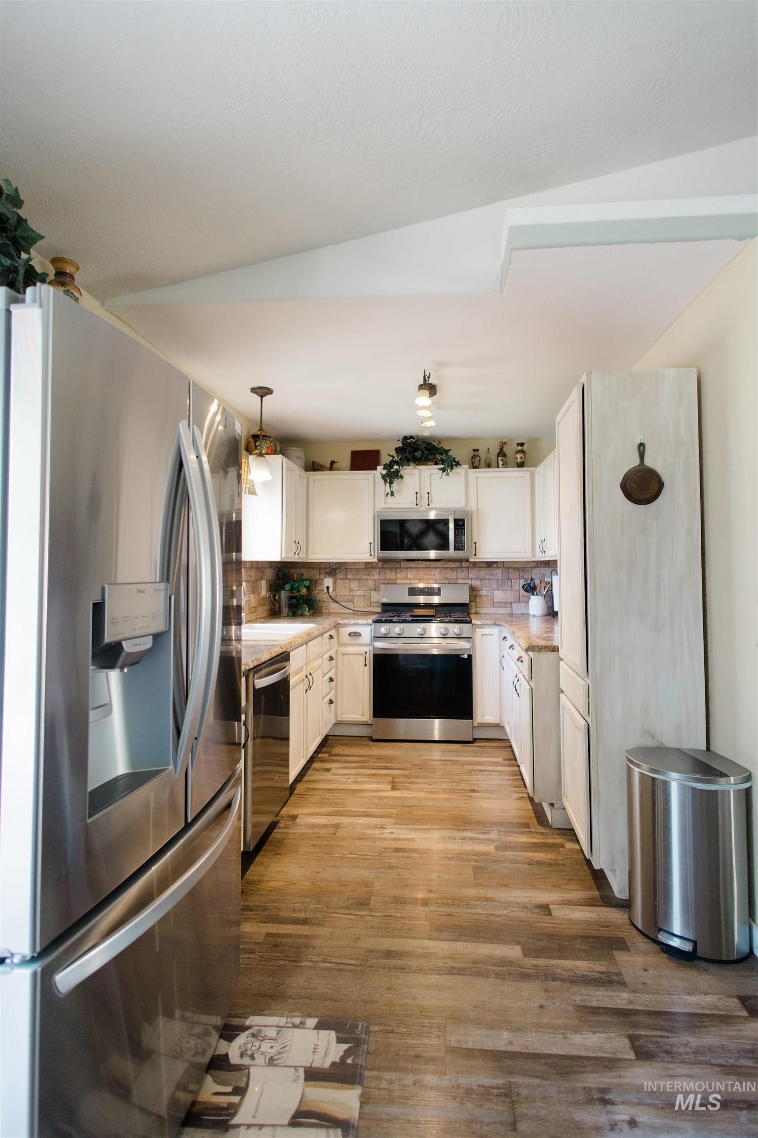 1760 Peregrine Drive Property Photo 15