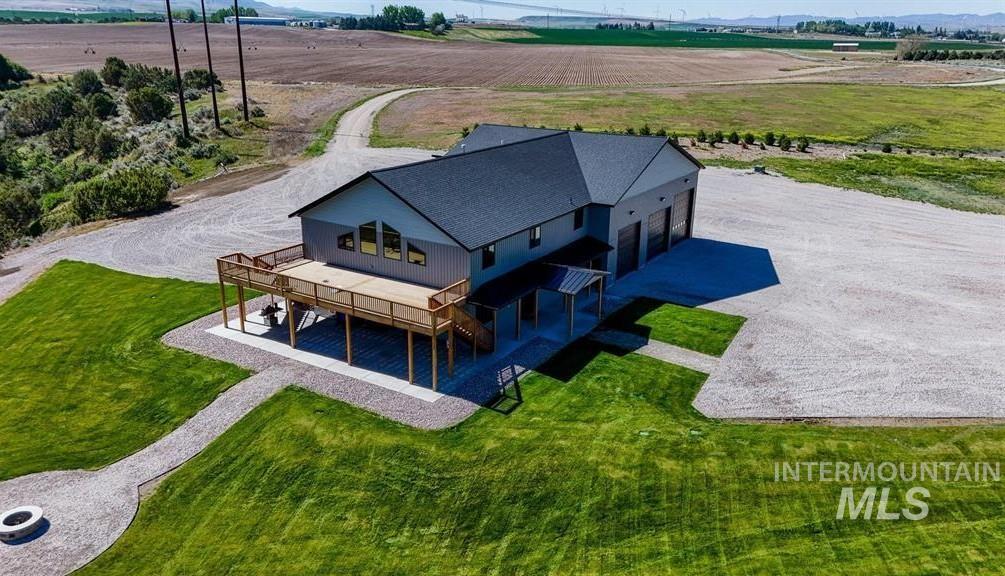305 Snake River Drive Property Photo 2