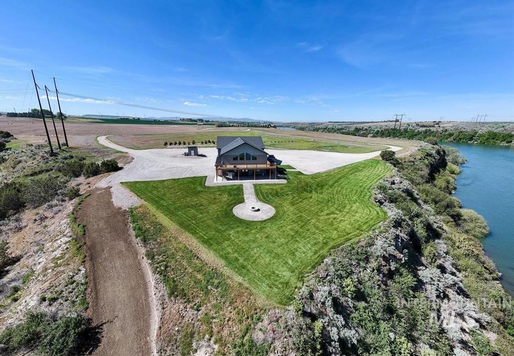 305 Snake River Drive Property Photo 7