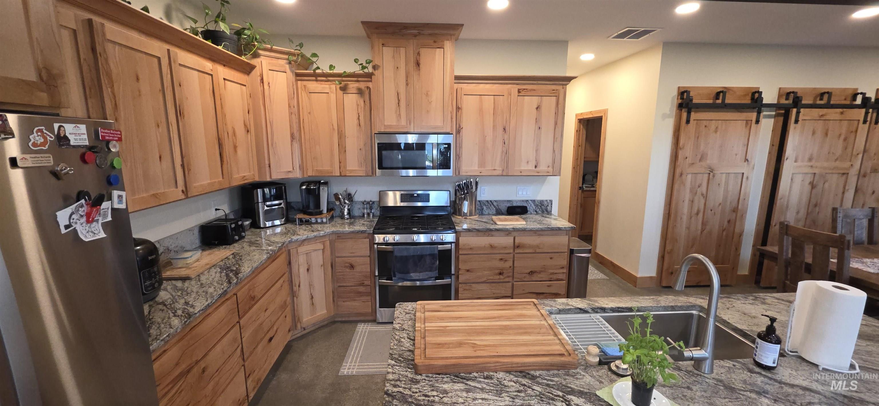 305 Snake River Drive Property Photo 13
