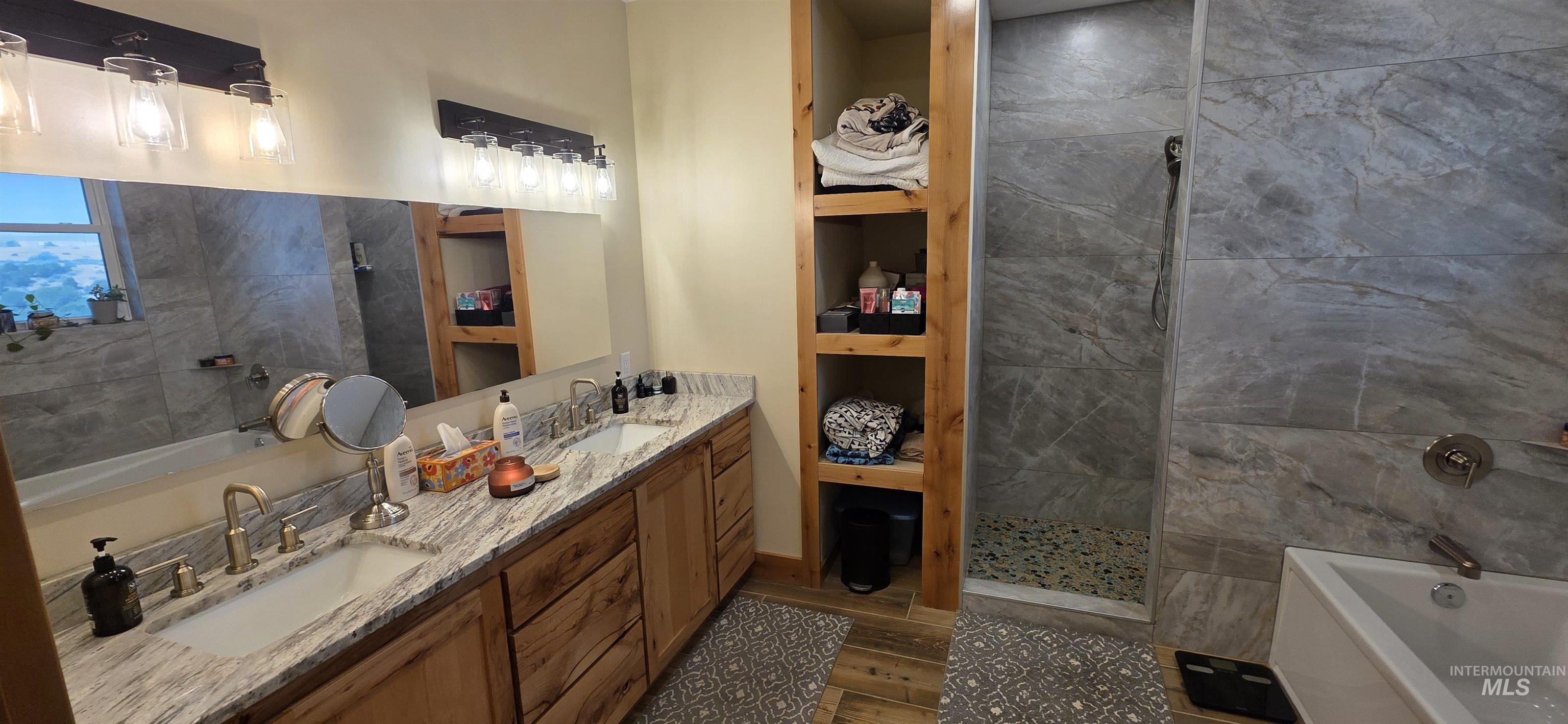 305 Snake River Drive Property Photo 24