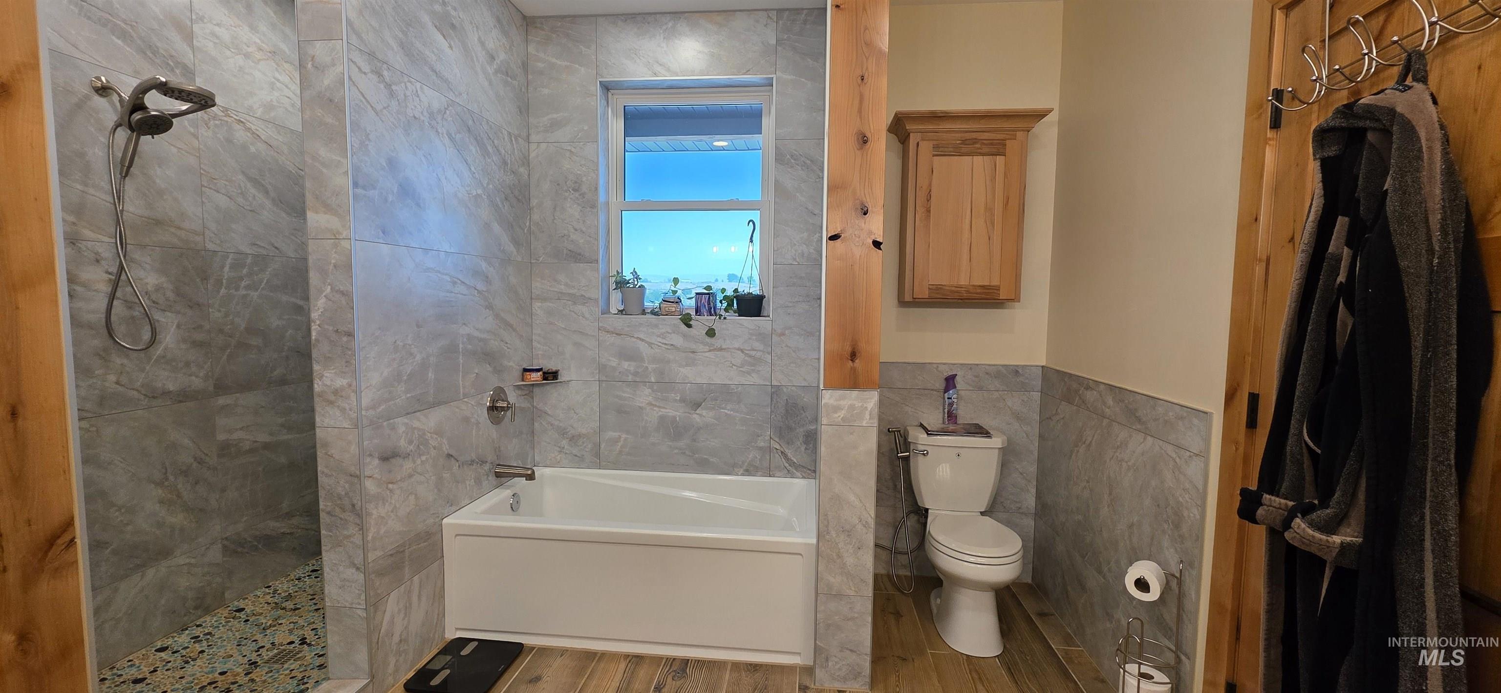 305 Snake River Drive Property Photo 25
