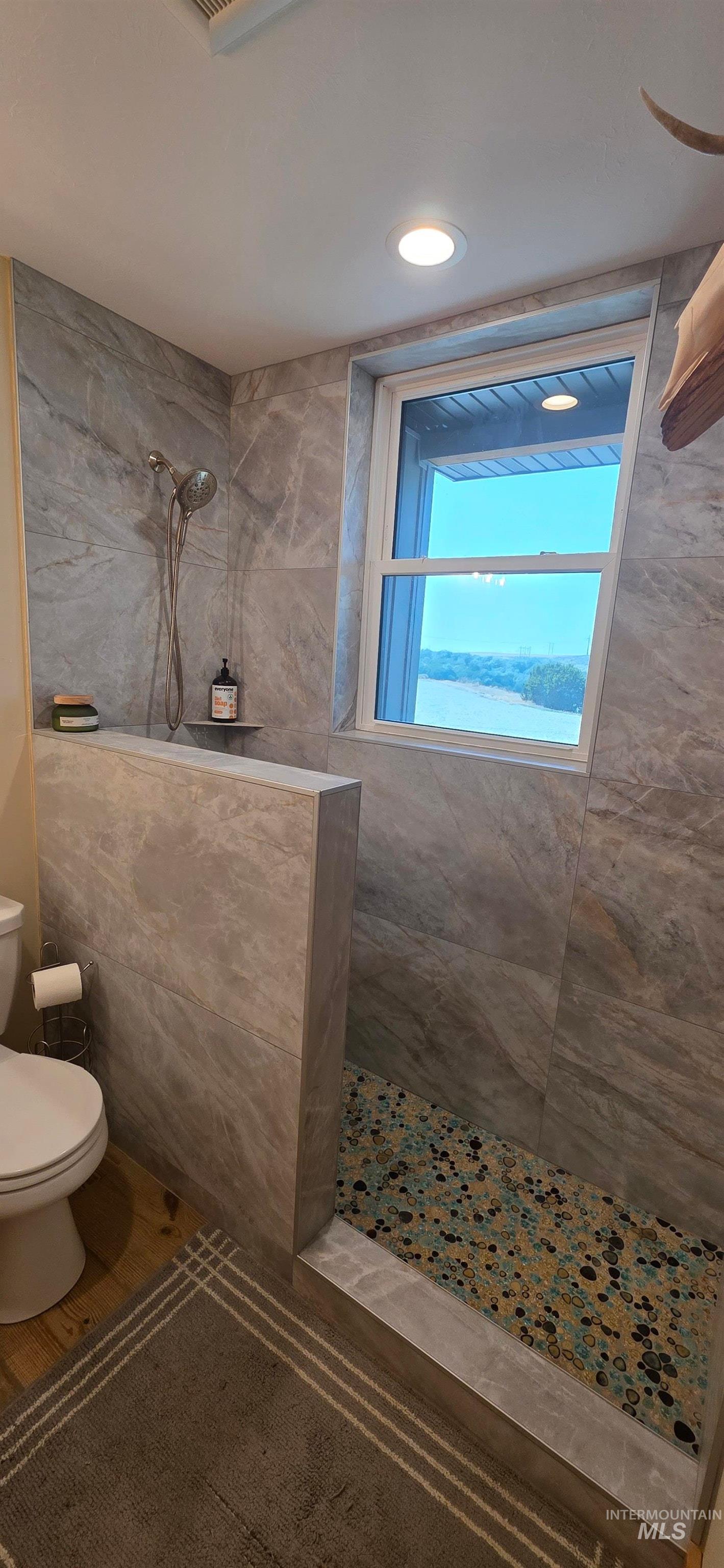 305 Snake River Drive Property Photo 32