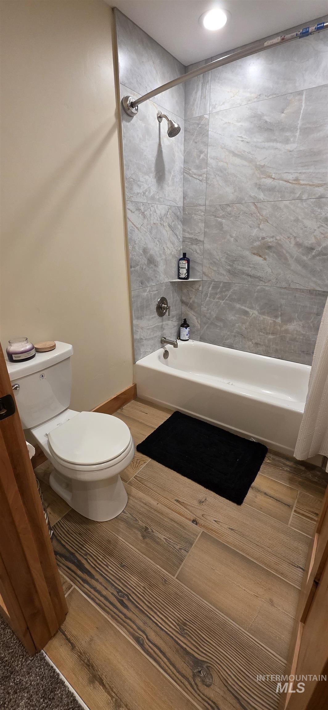 305 Snake River Drive Property Photo 41