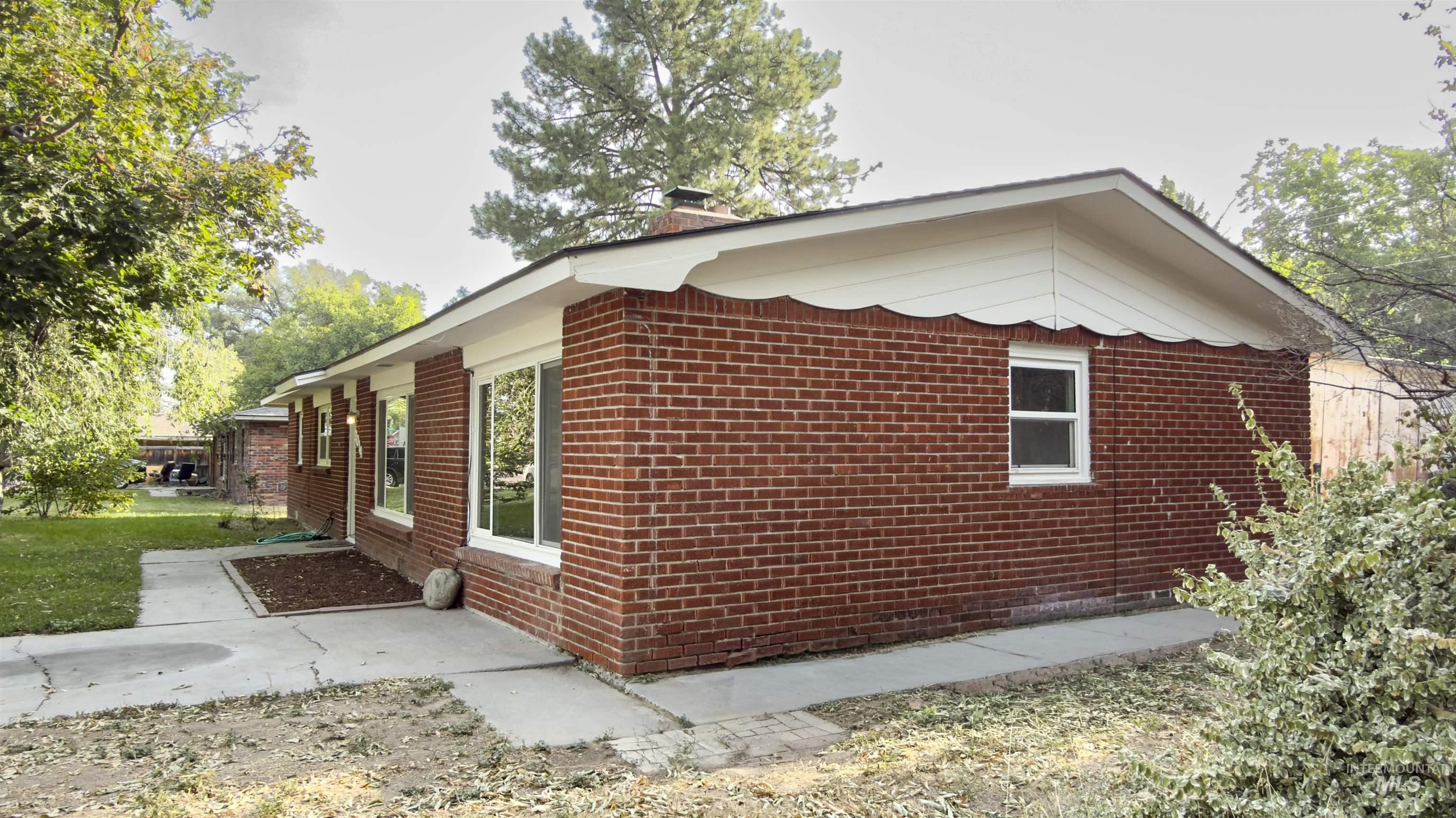 2014 S Jackson St. Property Photo 3